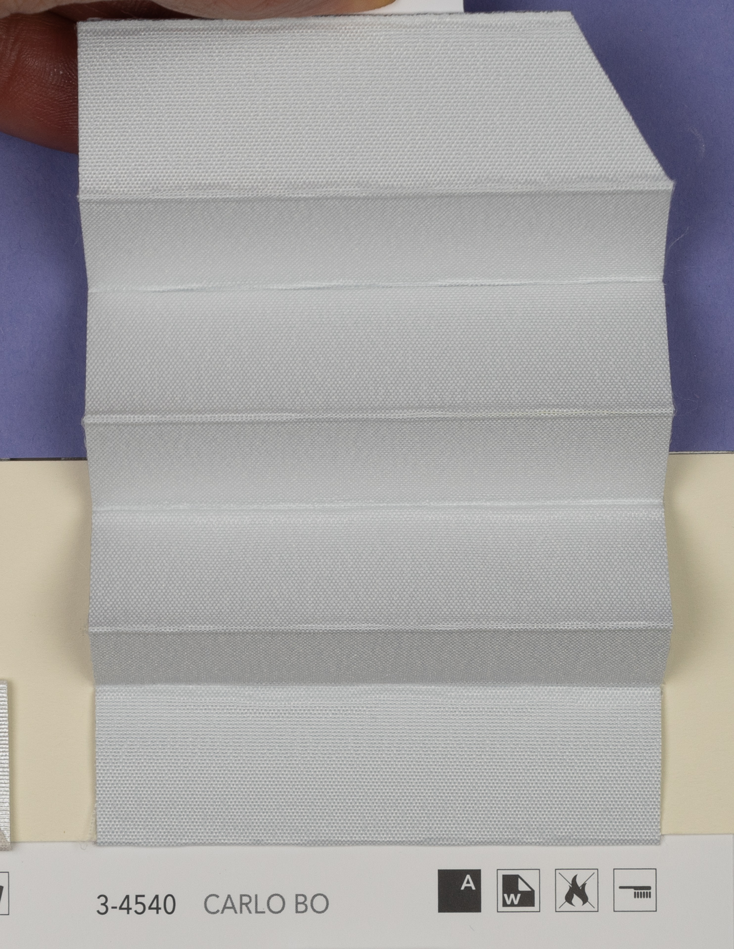MHZ Plissee Stoff Muster aus der Farbkarte "20 Flame Retardant" | Material: 50 % PES / 50 % PES FR
