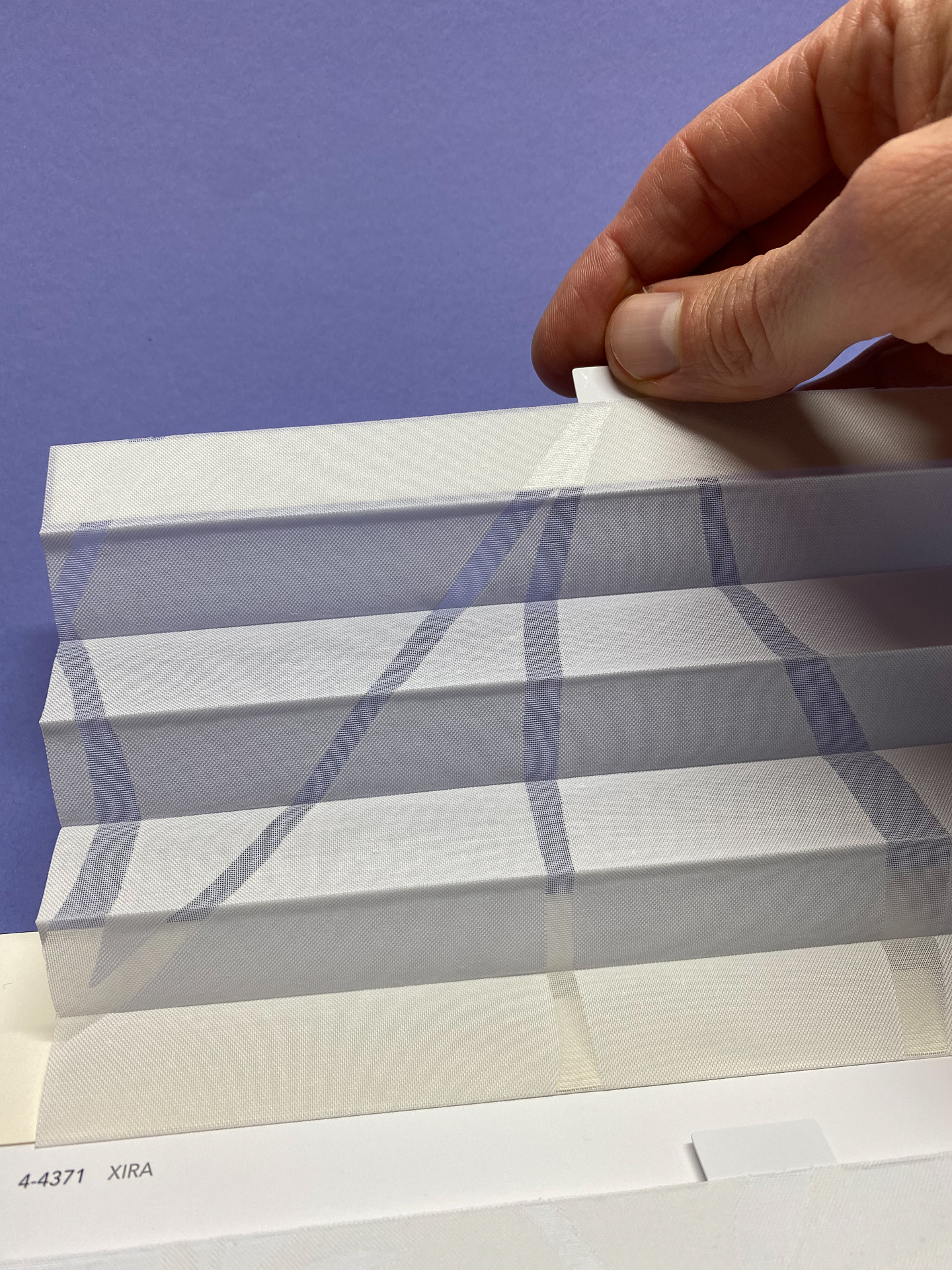 MHZ Plissee Stoff Muster aus der Farbkarte "1 white classics" | Material: 59 % PES / 41 % CV