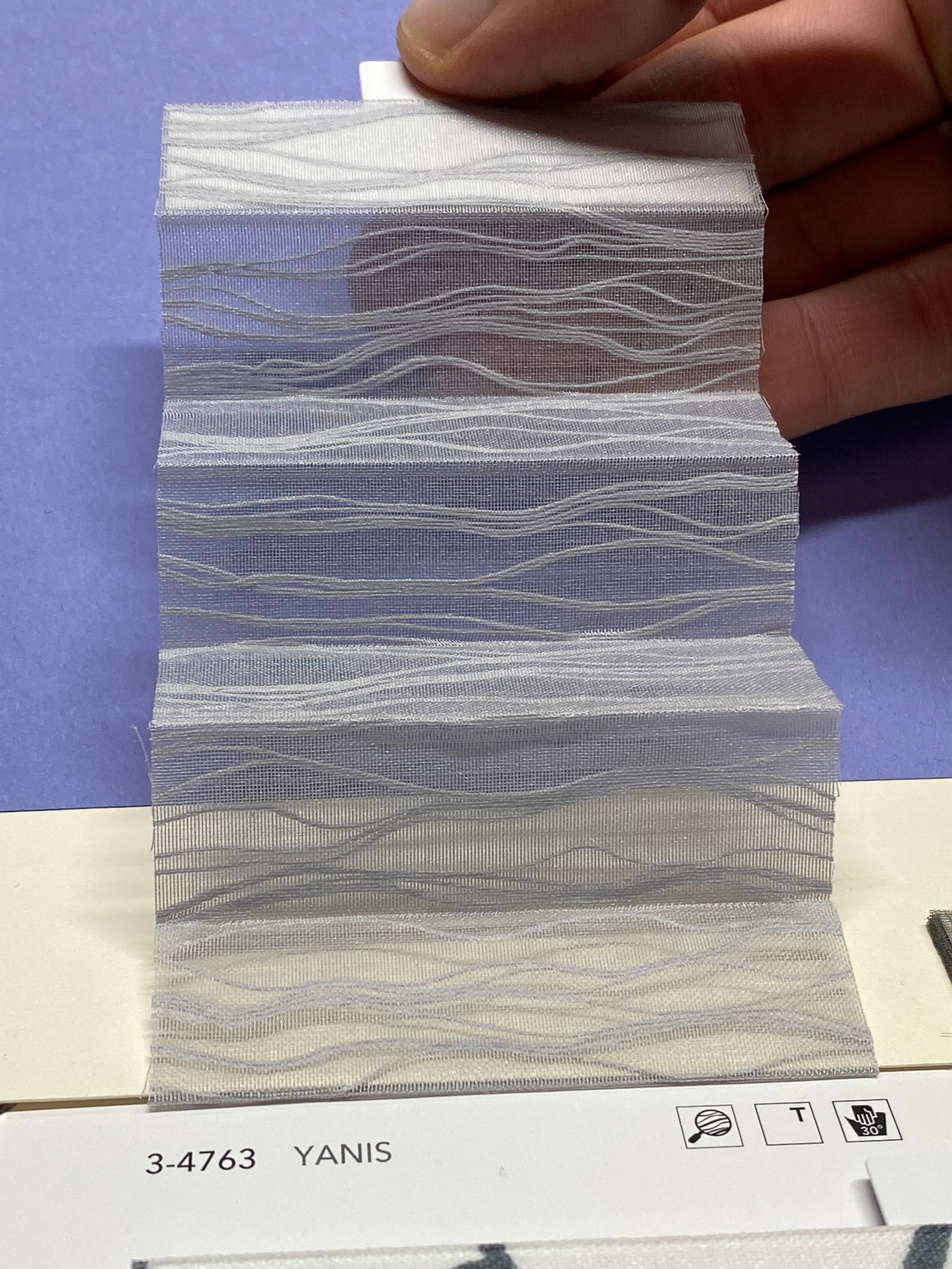 MHZ Plissee Stoff Muster aus der Farbkarte "10 Modern Grey" | Material: 100 % PES