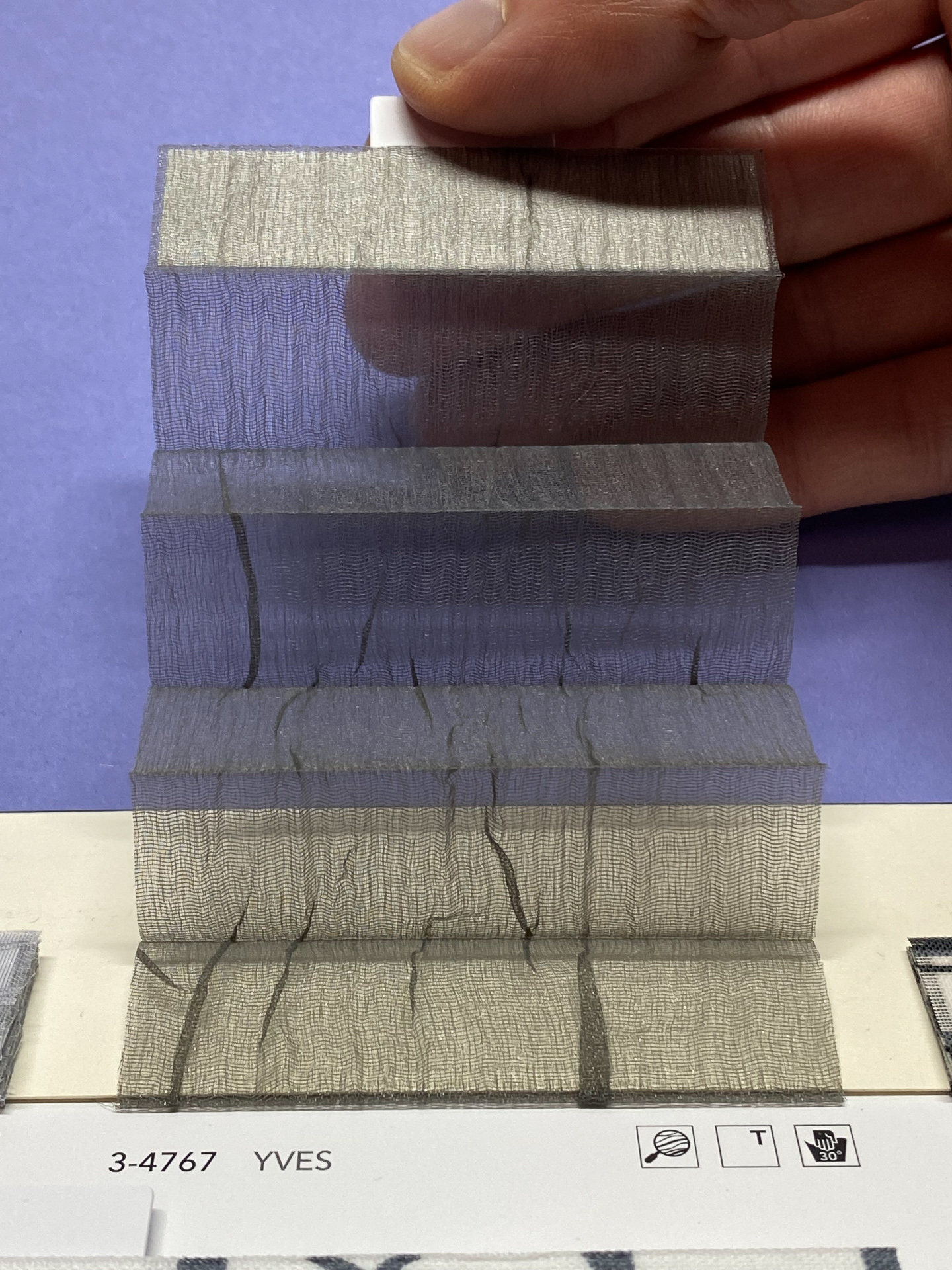 MHZ Plissee Stoff Muster aus der Farbkarte "10 Modern Grey" | Material: 100 % PES