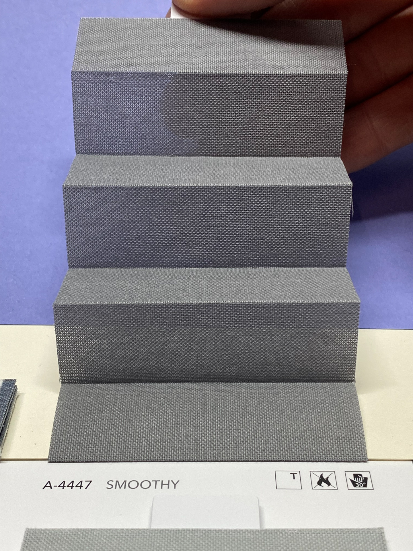 MHZ Plissee Stoff Muster aus der Farbkarte "10 Modern Grey" | Material: 100 % PES