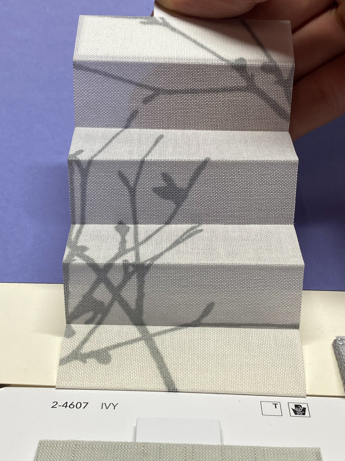 MHZ Plissee Stoff Muster aus der Farbkarte "10 Modern Grey" | Material: 100 % PES