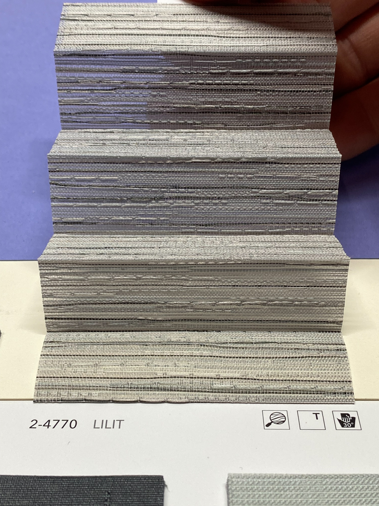 MHZ Plissee Stoff Muster aus der Farbkarte "10 Modern Grey" | Material: 100 % PES