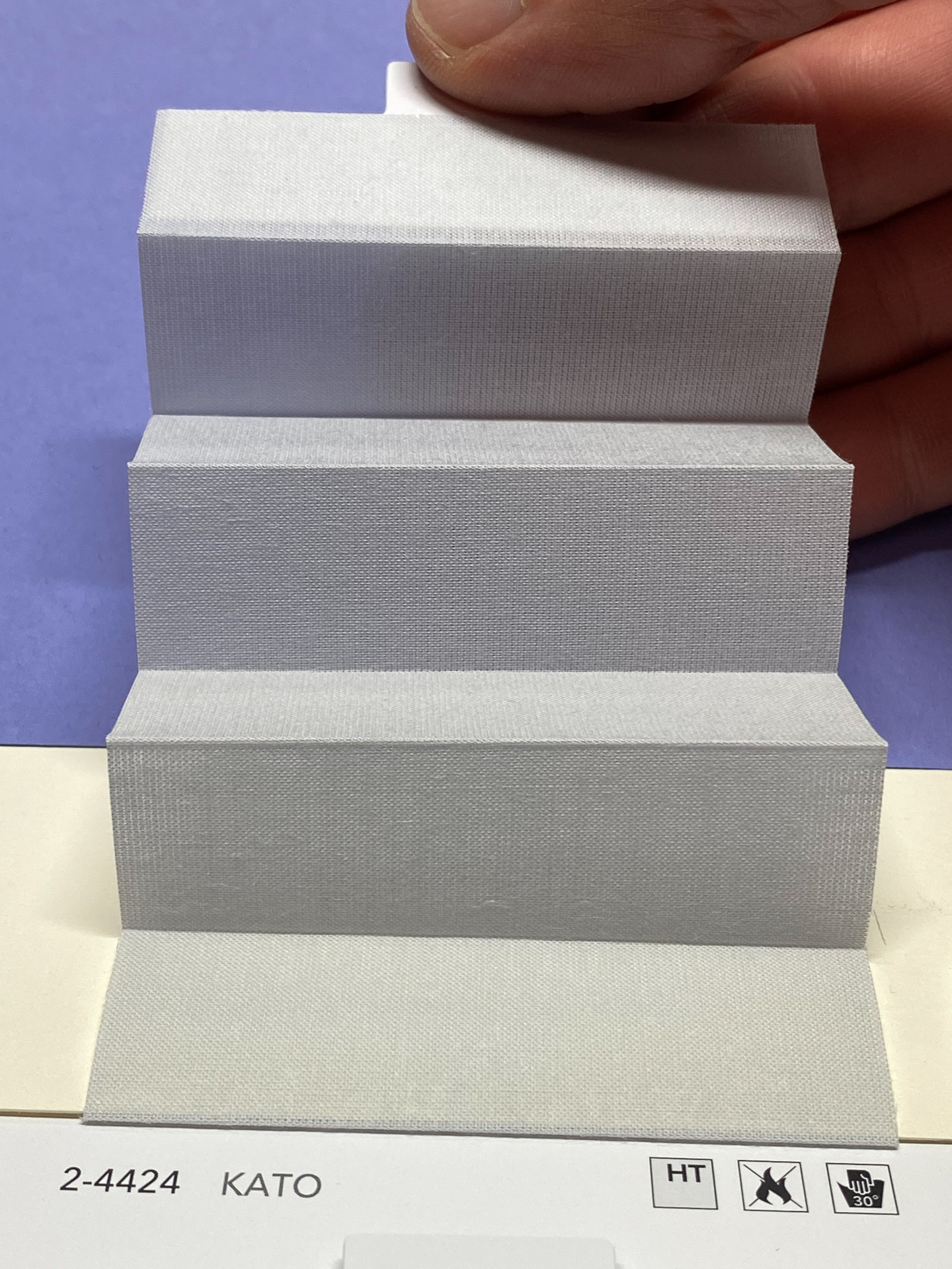 MHZ Plissee Stoff Muster aus der Farbkarte "12 Modern Grey" | Material: 100 % PES Trevira CS