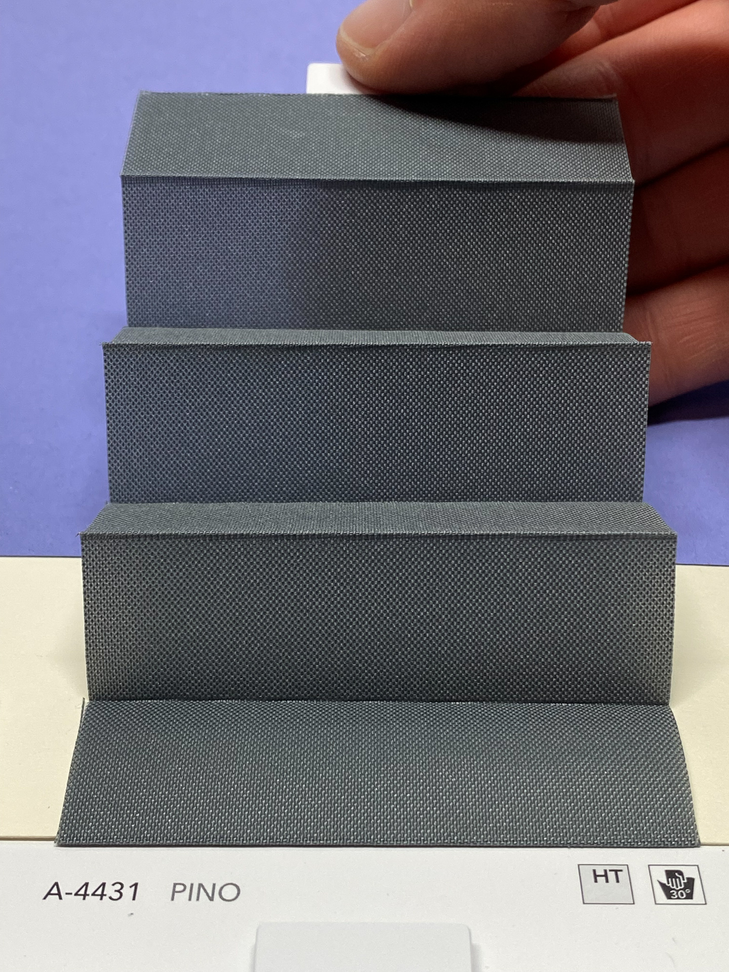 MHZ Plissee Stoff Muster aus der Farbkarte "12 Modern Grey" | Material: 100 % PES