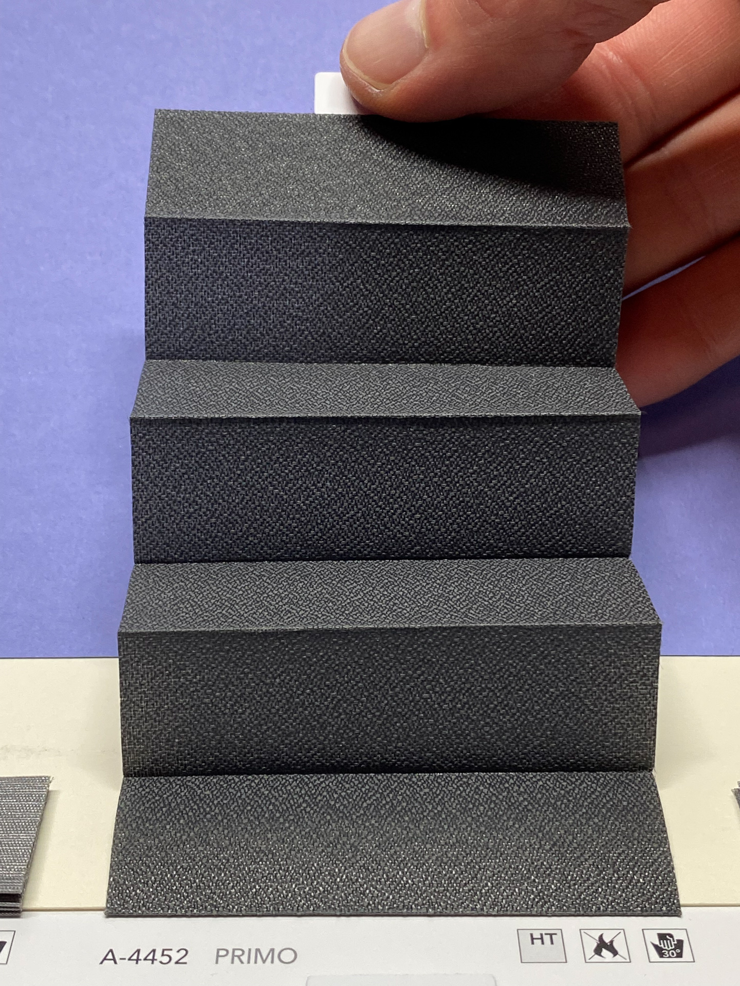 MHZ Plissee Stoff Muster aus der Farbkarte "12 Modern Grey" | Material: 100 % PES