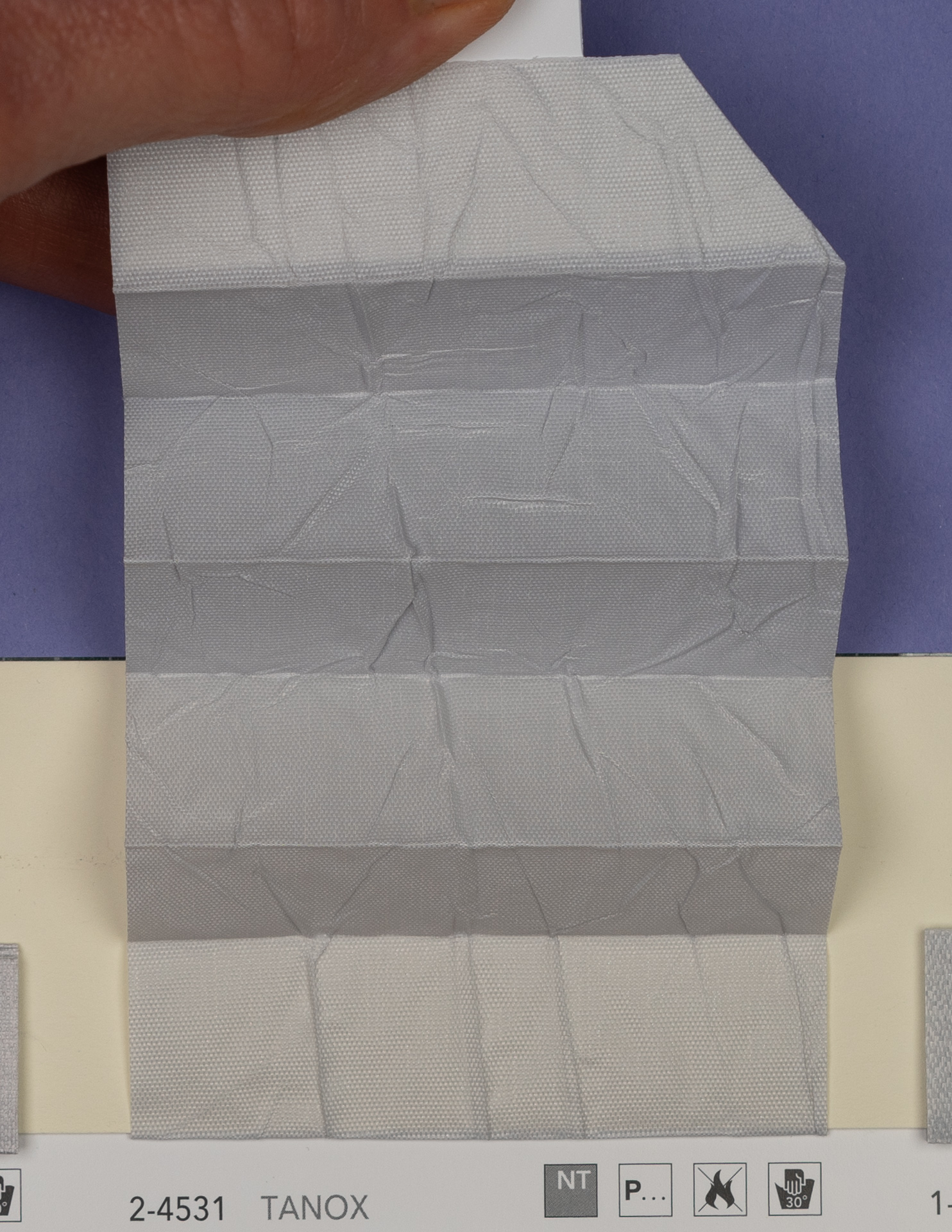 MHZ Plissee Stoff Muster aus der Farbkarte "13 Modern Grey" | Material: 100 % PES