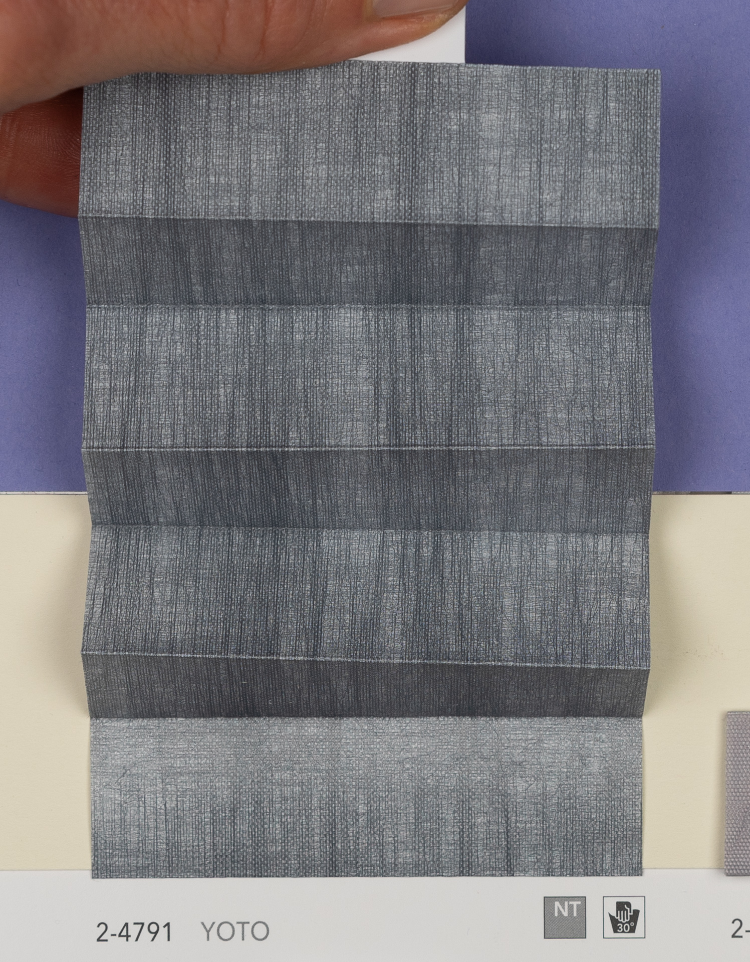 MHZ Plissee Stoff Muster aus der Farbkarte "13 Modern Grey" | Material: 100 % PES