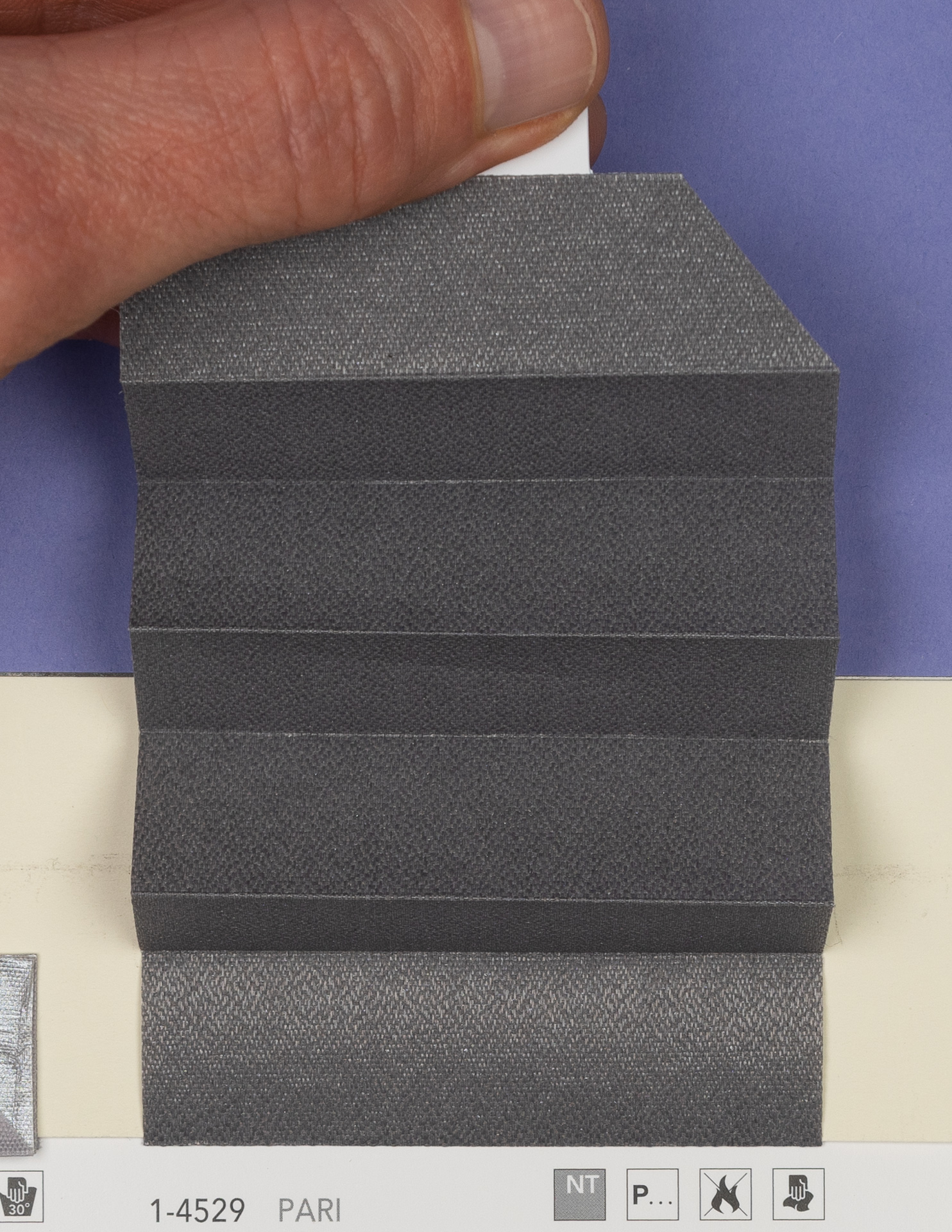 MHZ Plissee Stoff Muster aus der Farbkarte "13 Modern Grey" | Material: 100 % PES