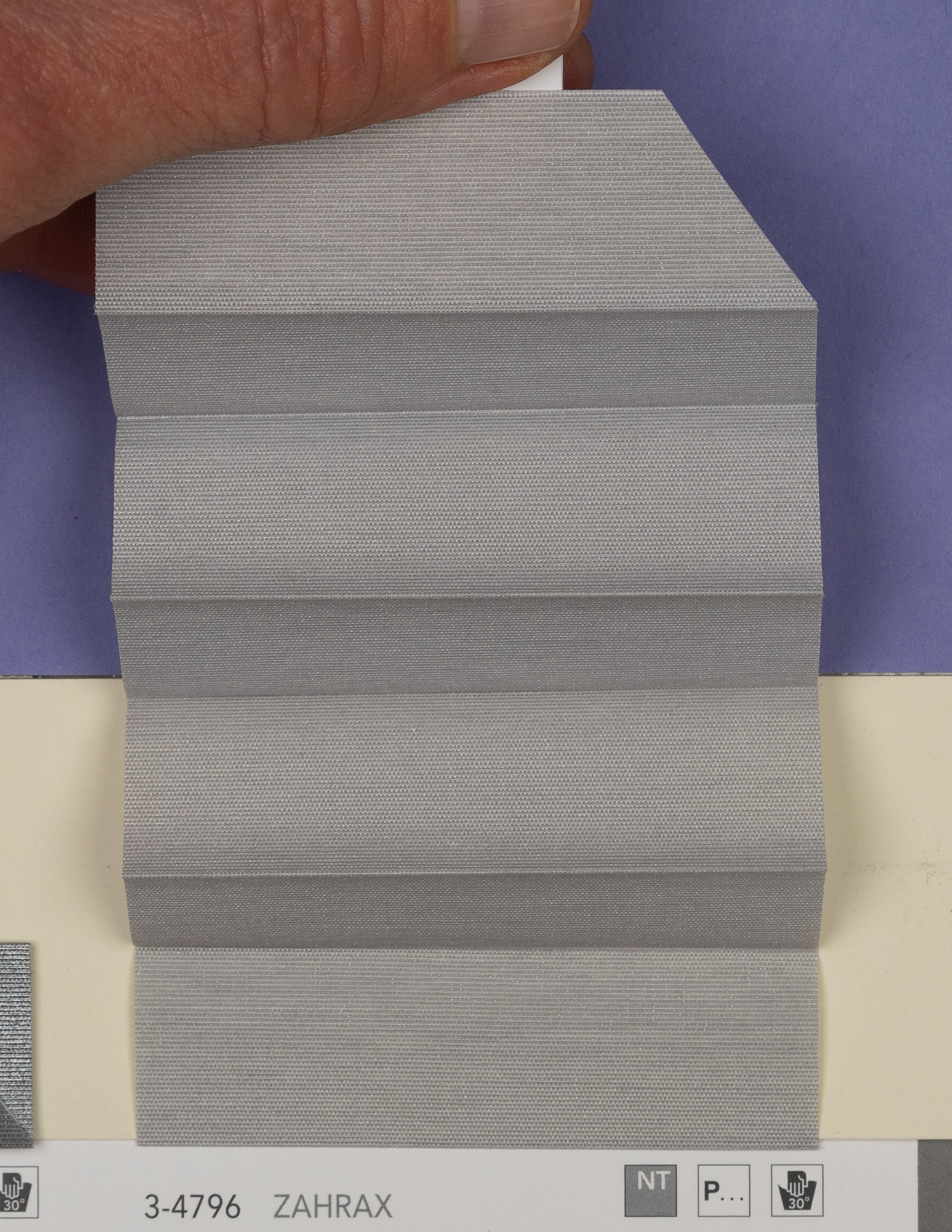 MHZ Plissee Stoff Muster aus der Farbkarte "13 Modern Grey" | Material: 100 % PES