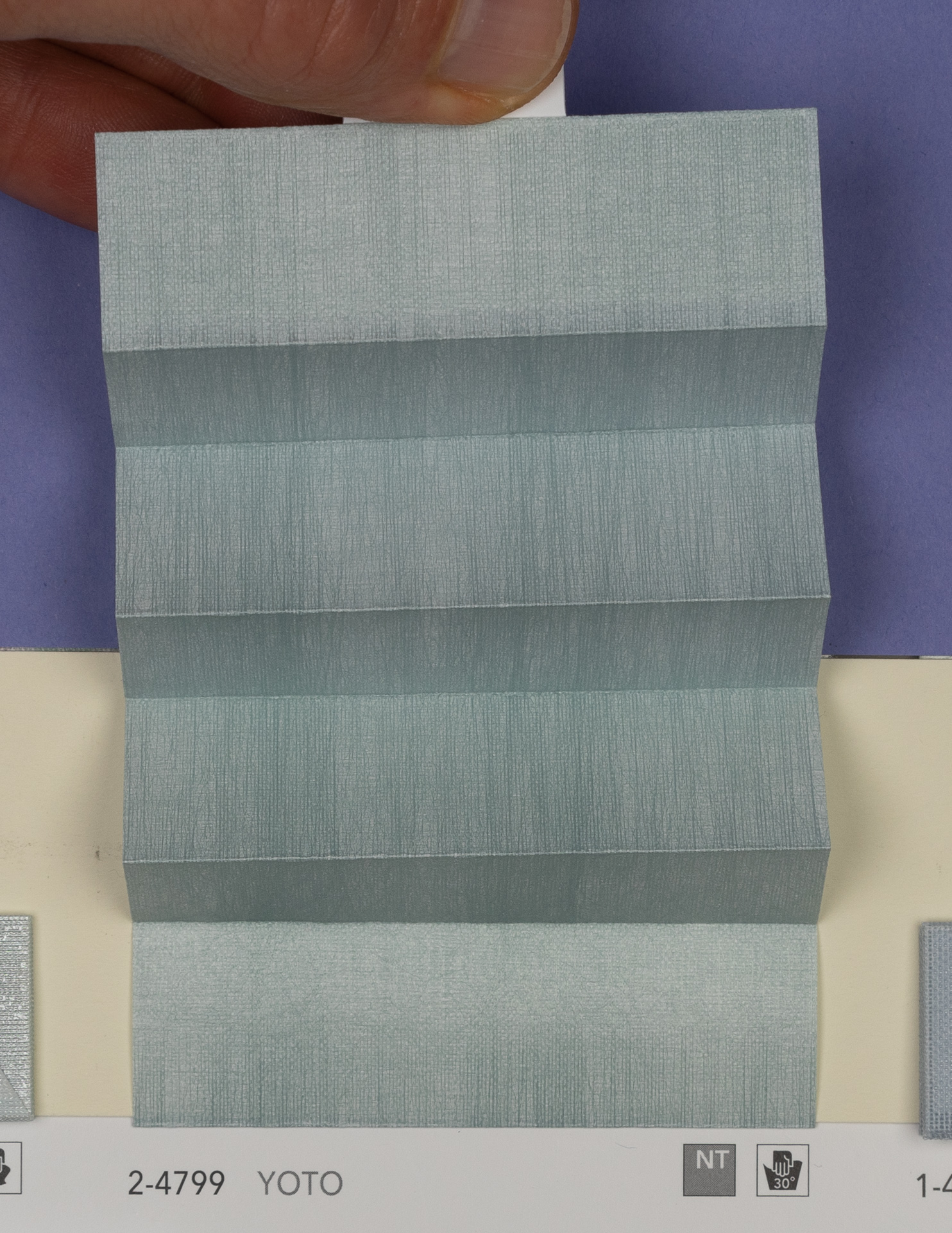 MHZ Plissee Stoff Muster aus der Farbkarte "14 Cool and Fresh" | Material: 100 % PES