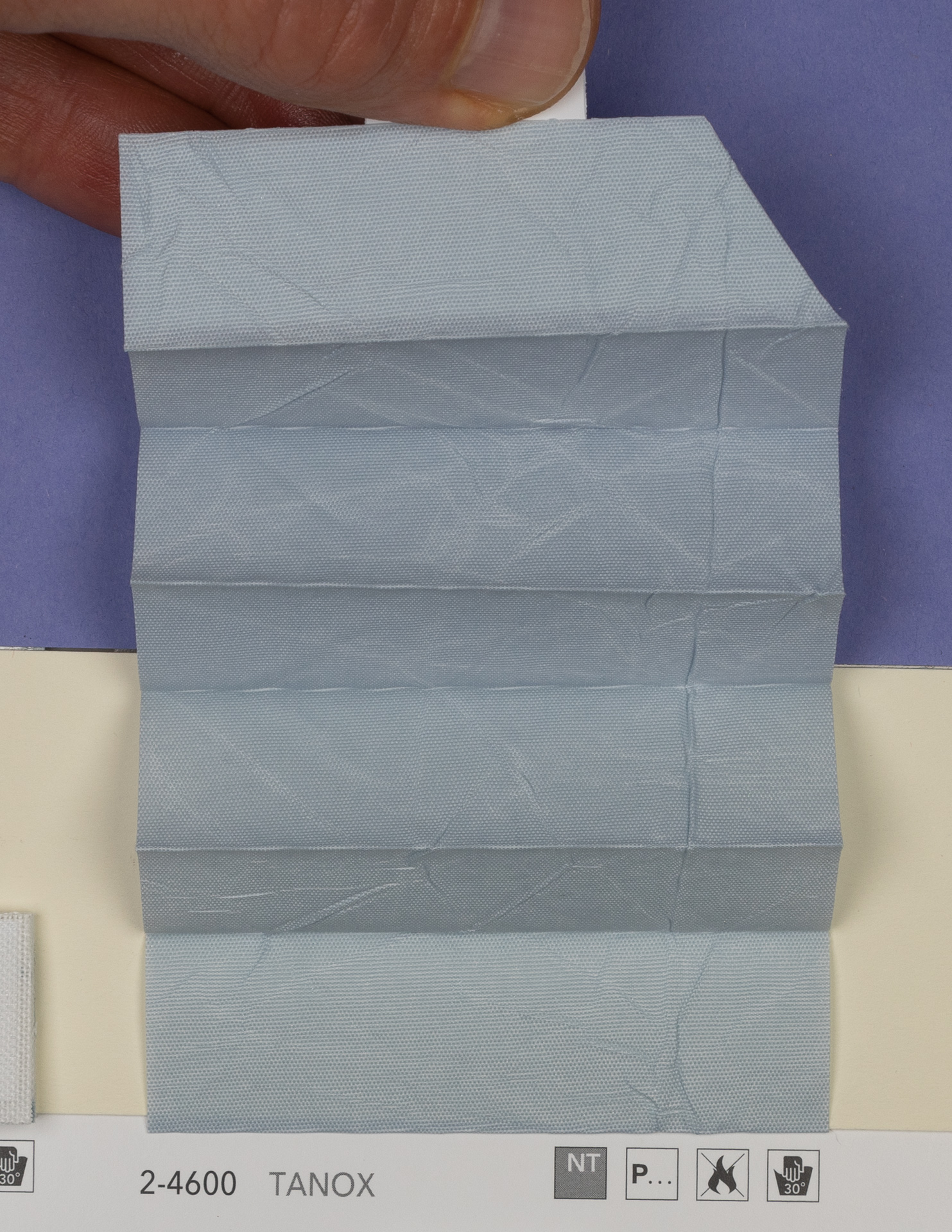 MHZ Plissee Stoff Muster aus der Farbkarte "14 Cool and Fresh" | Material: 100 % PES