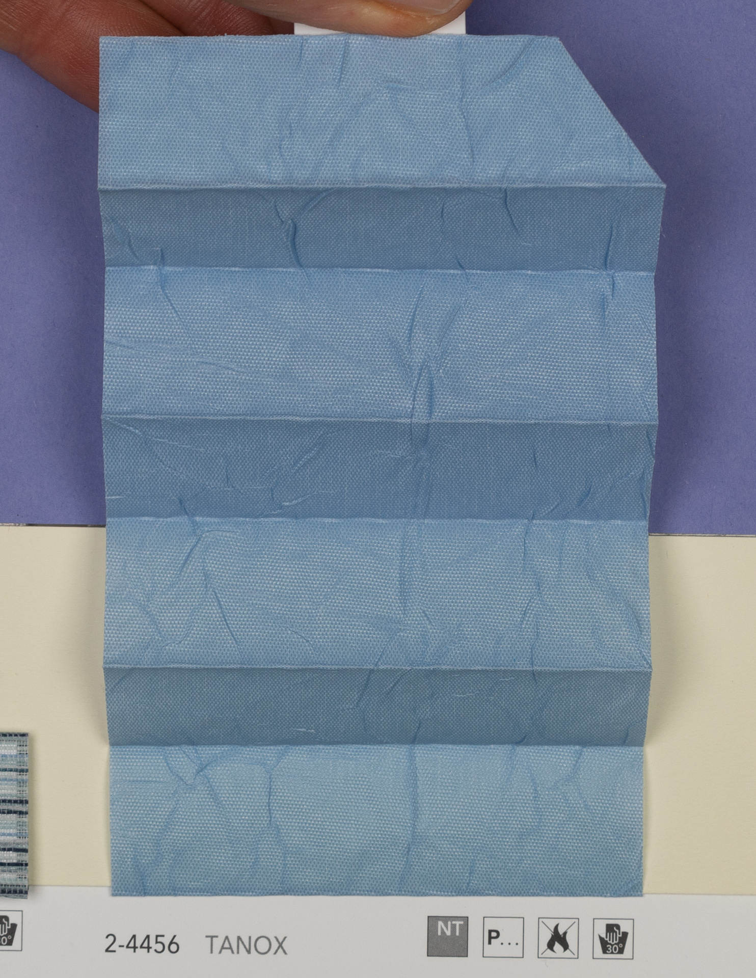 MHZ Plissee Stoff Muster aus der Farbkarte "14 Cool and Fresh" | Material: 100 % PES