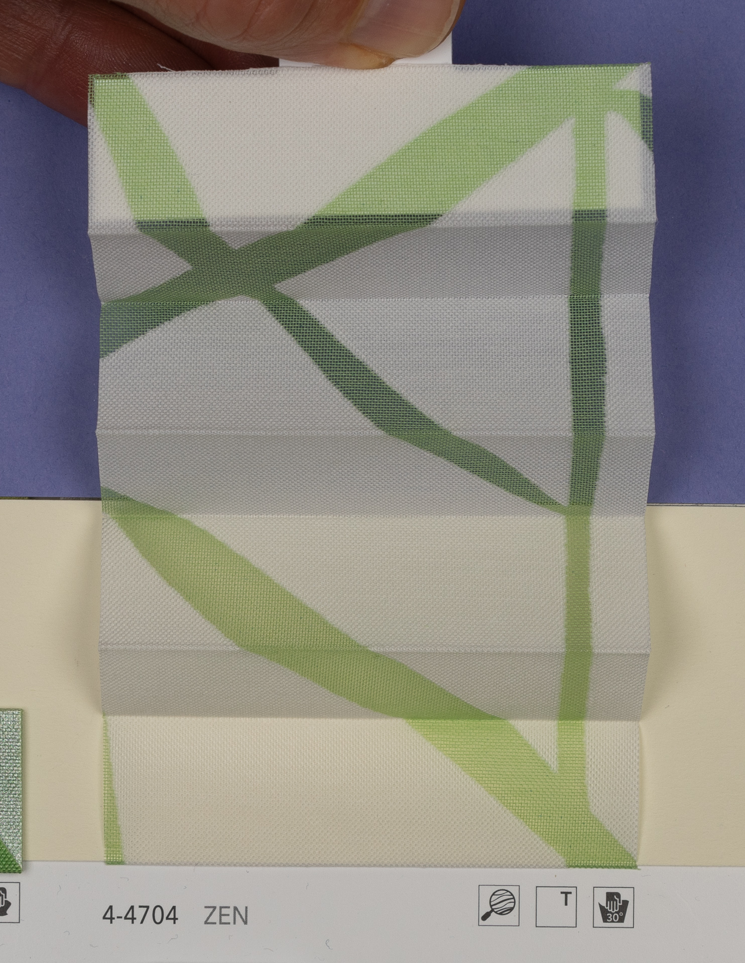 MHZ Plissee Stoff Muster aus der Farbkarte "15 Cool and Fresh" | Material: 59 % PES / 41 % CV