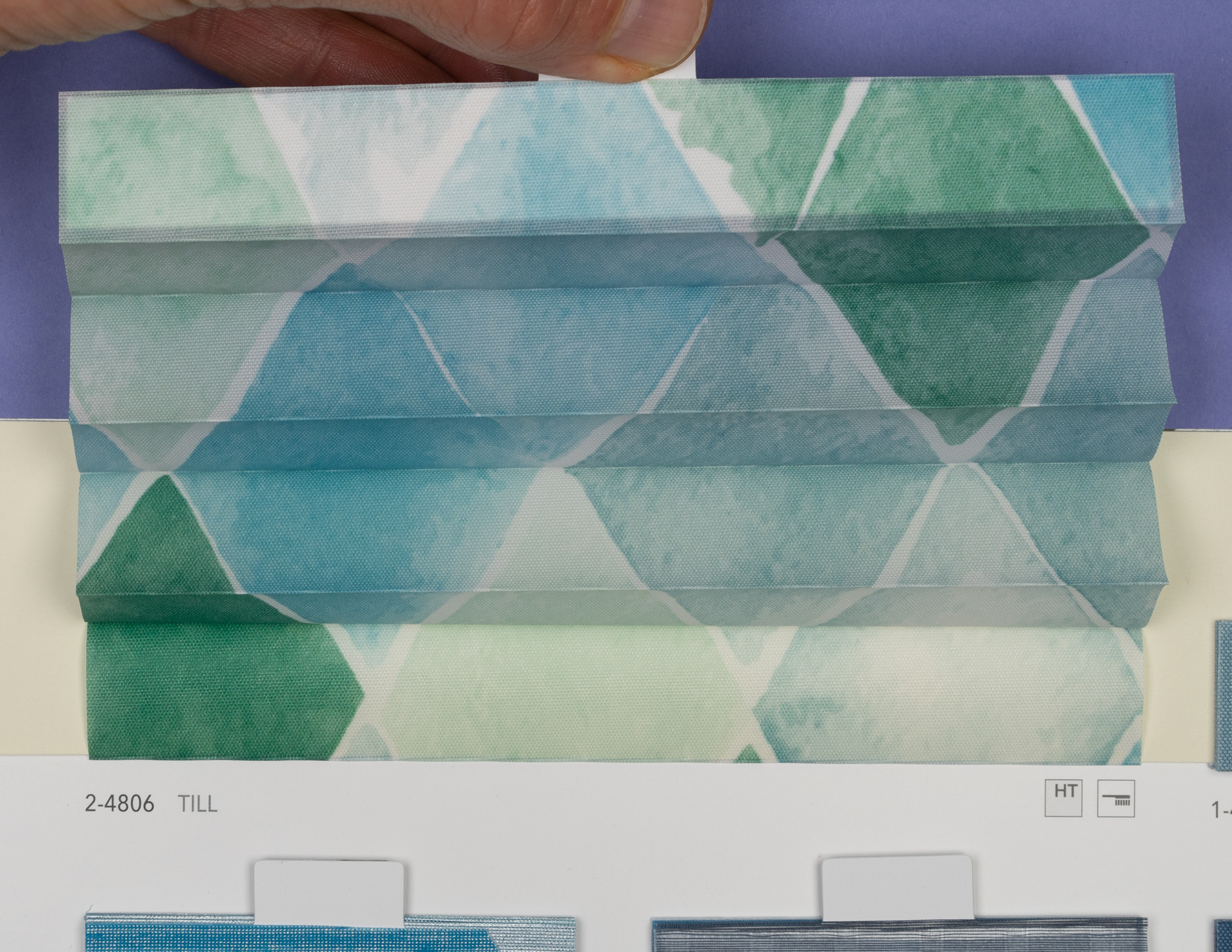 MHZ Plissee Stoff Muster aus der Farbkarte "15 Cool and Fresh" | Material: 100 % PES