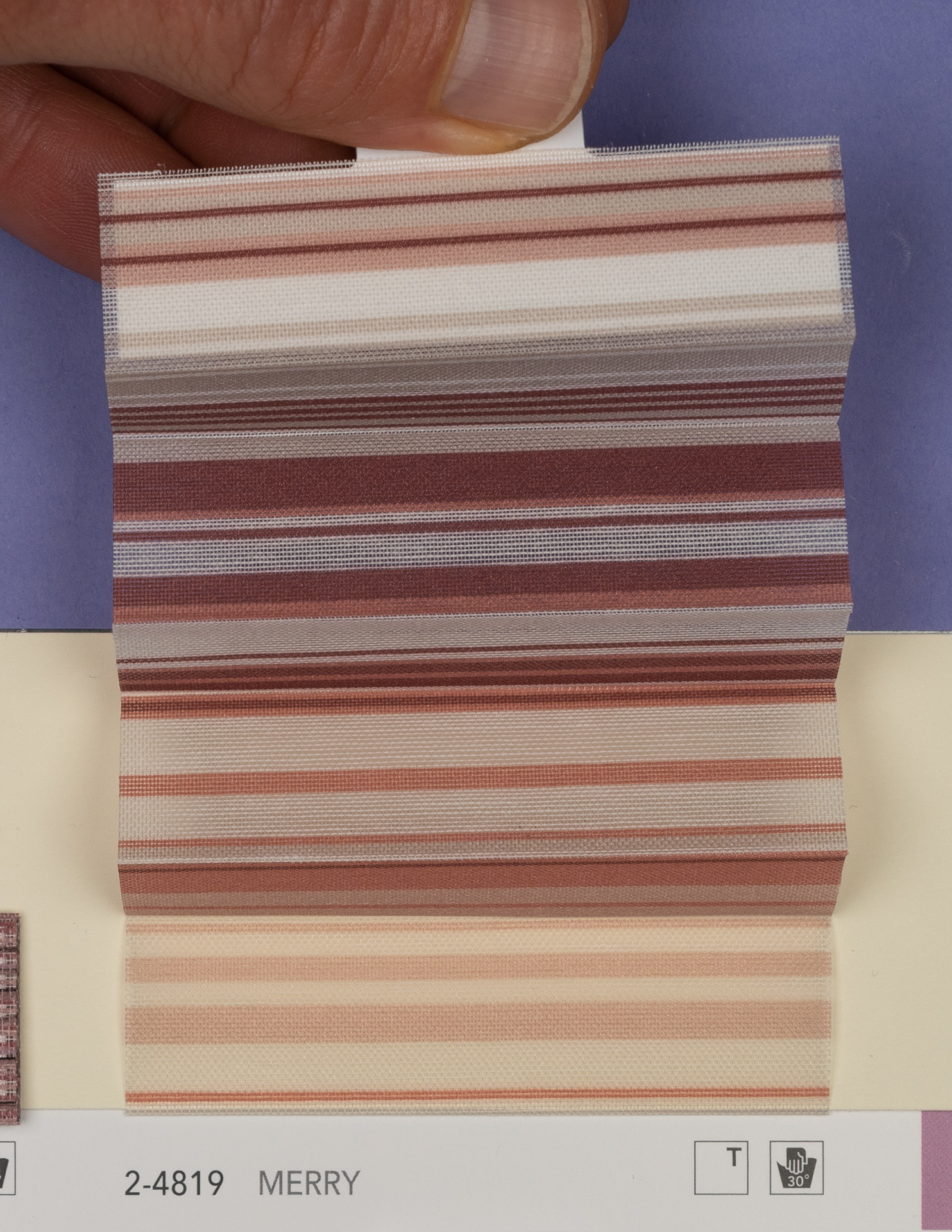 MHZ Plissee Stoff Muster aus der Farbkarte "16 Shiny and Bright" | Material: 100 % PES