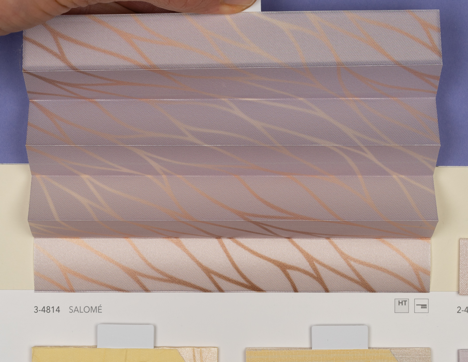 MHZ Plissee Stoff Muster aus der Farbkarte "16 Shiny and Bright" | Material: 100 % PES