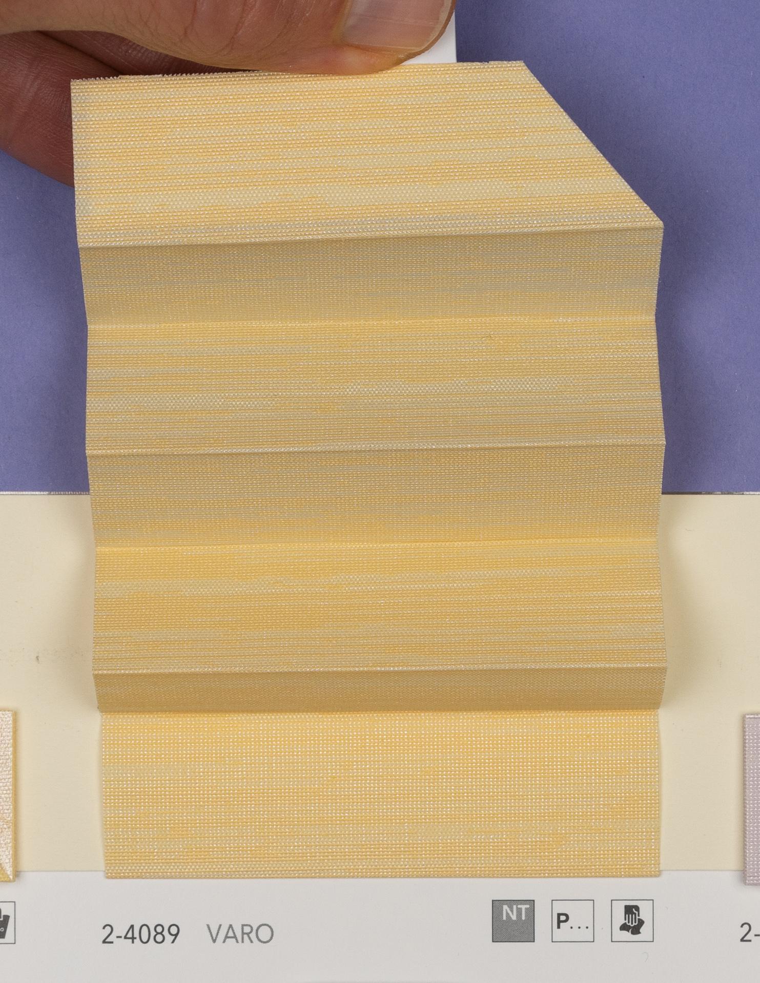 MHZ Plissee Stoff Muster aus der Farbkarte "16 Shiny and Bright" | Material: 100 % PES