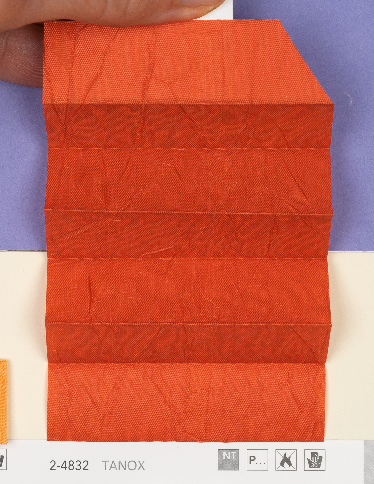 MHZ Plissee Stoff Muster aus der Farbkarte "17 Shiny and Bright" | Material: 100 % PES