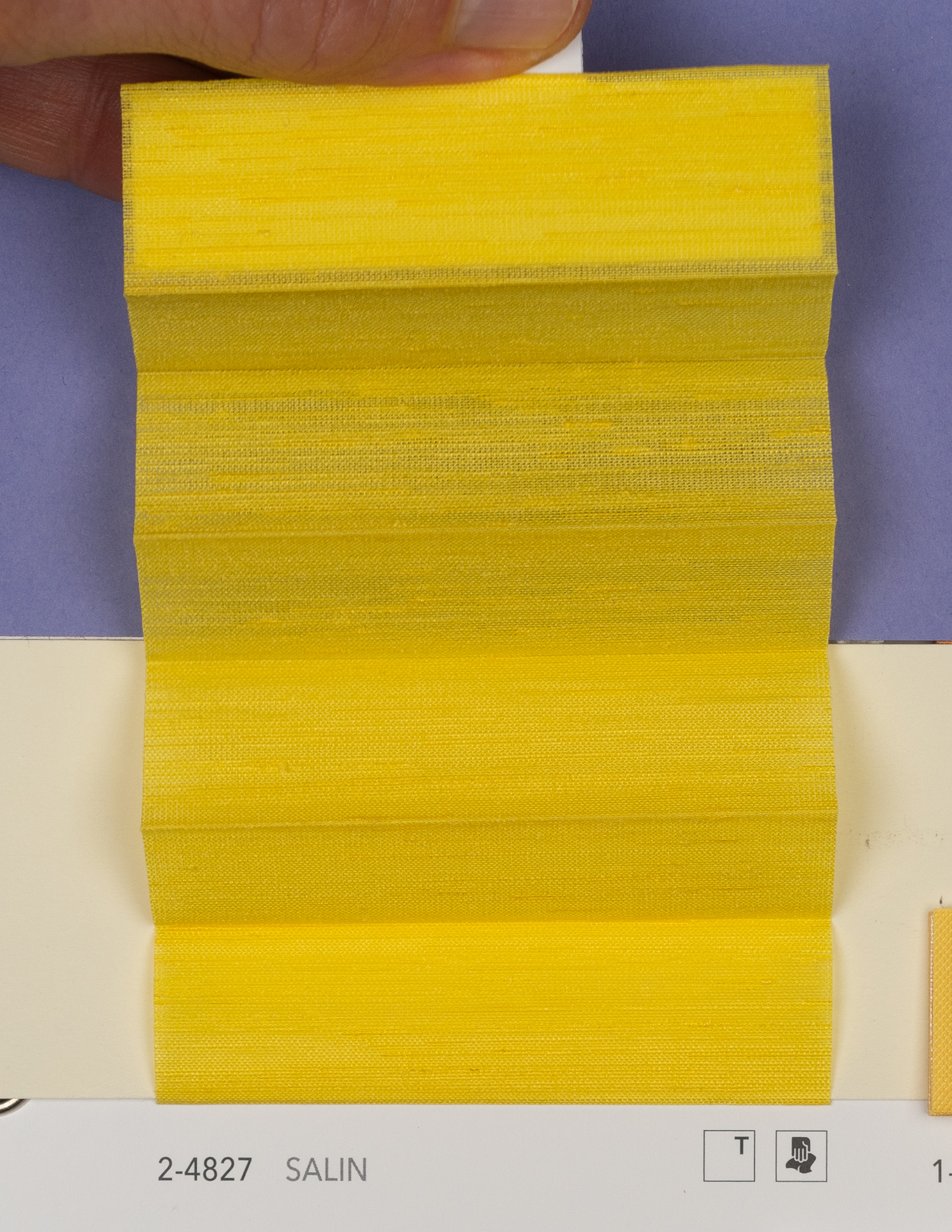 MHZ Plissee Stoff Muster aus der Farbkarte "17 Shiny and Bright" | Material: 100 % PES