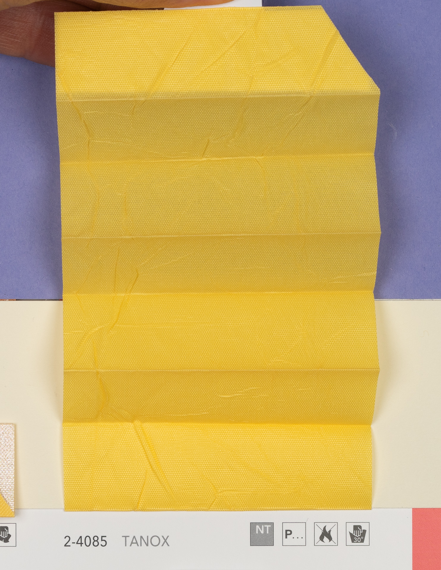 MHZ Plissee Stoff Muster aus der Farbkarte "17 Shiny and Bright" | Material: 100 % PES