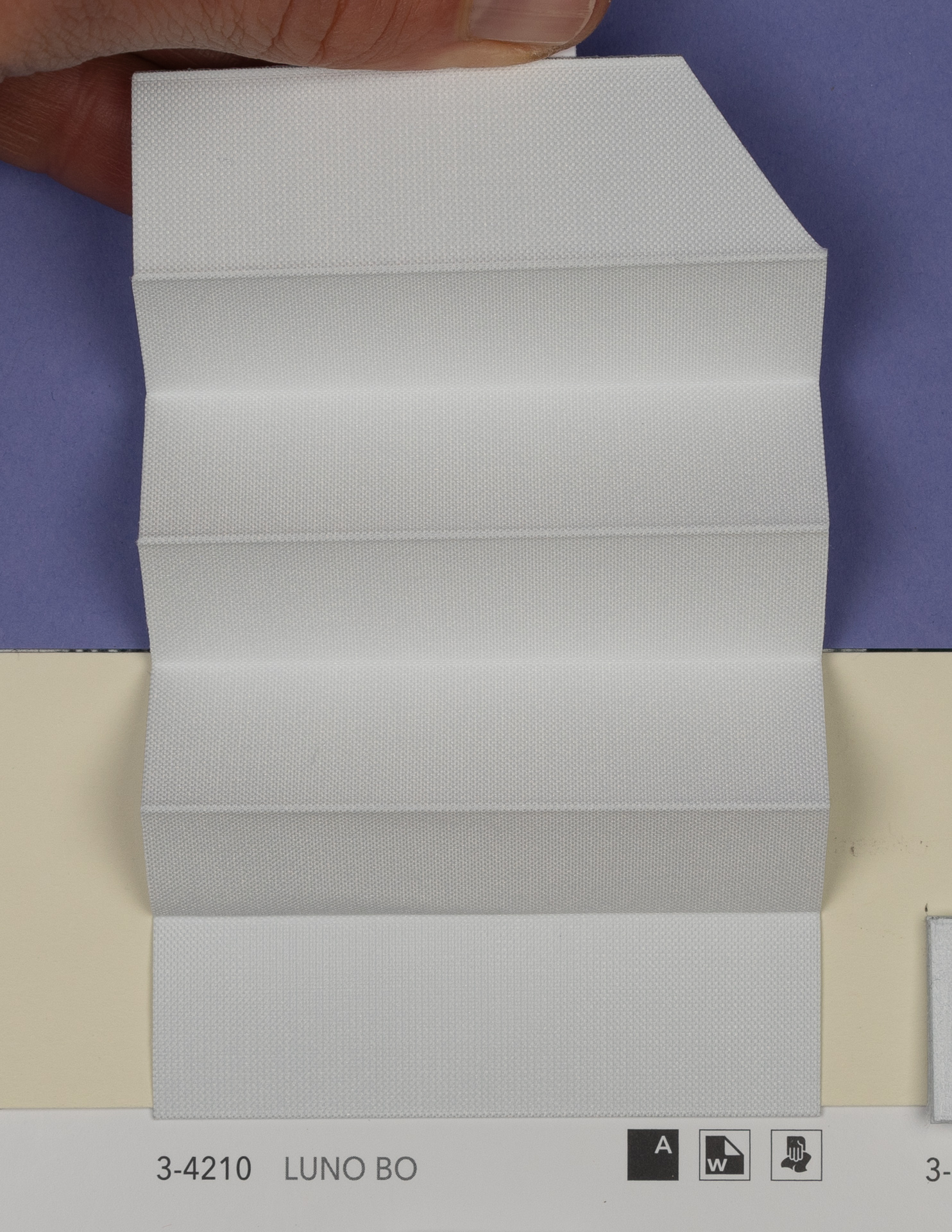 MHZ Plissee Stoff Muster aus der Farbkarte "18 Relaxed Night" | Material: 100 % PES