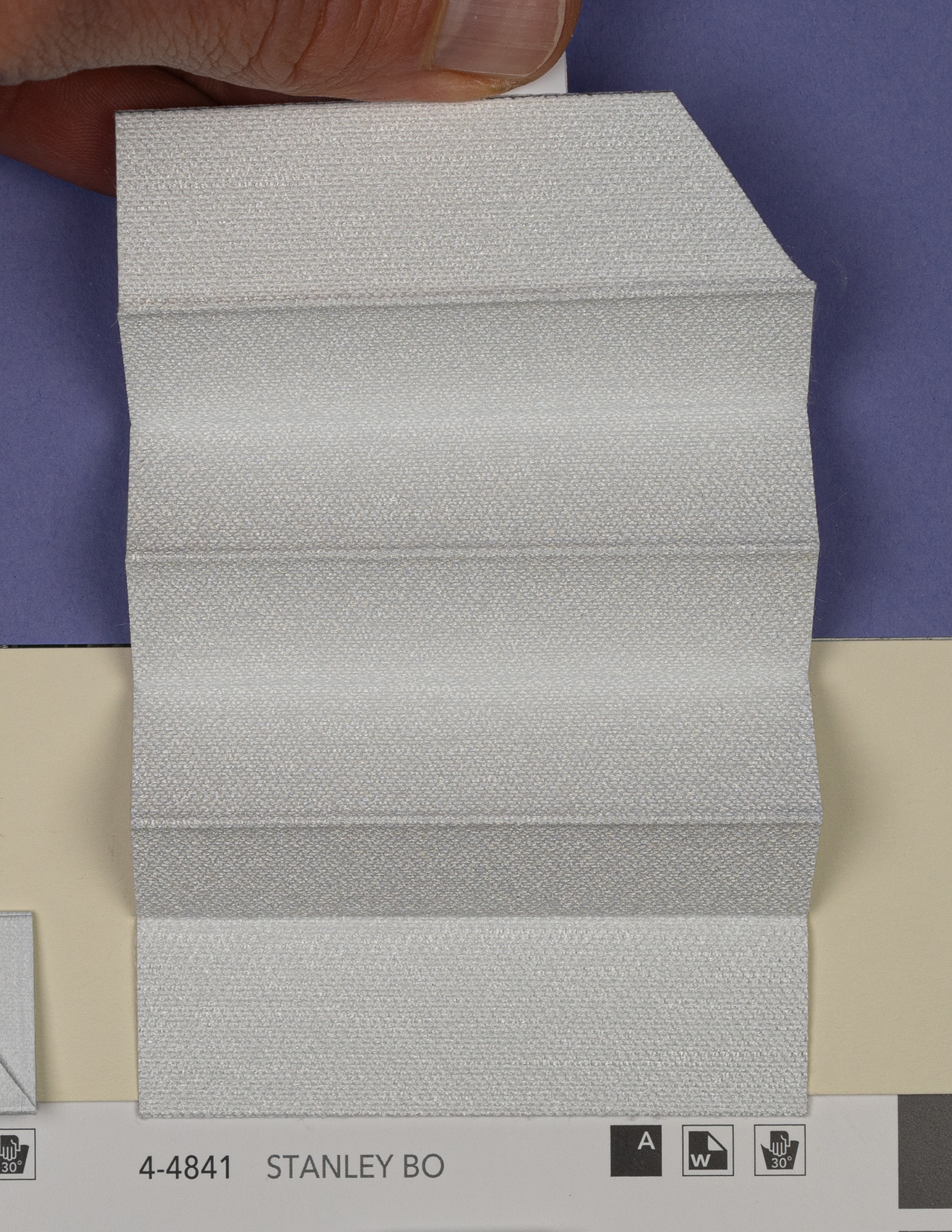 MHZ Plissee Stoff Muster aus der Farbkarte "18 Relaxed Night" | Material: 100 % PES