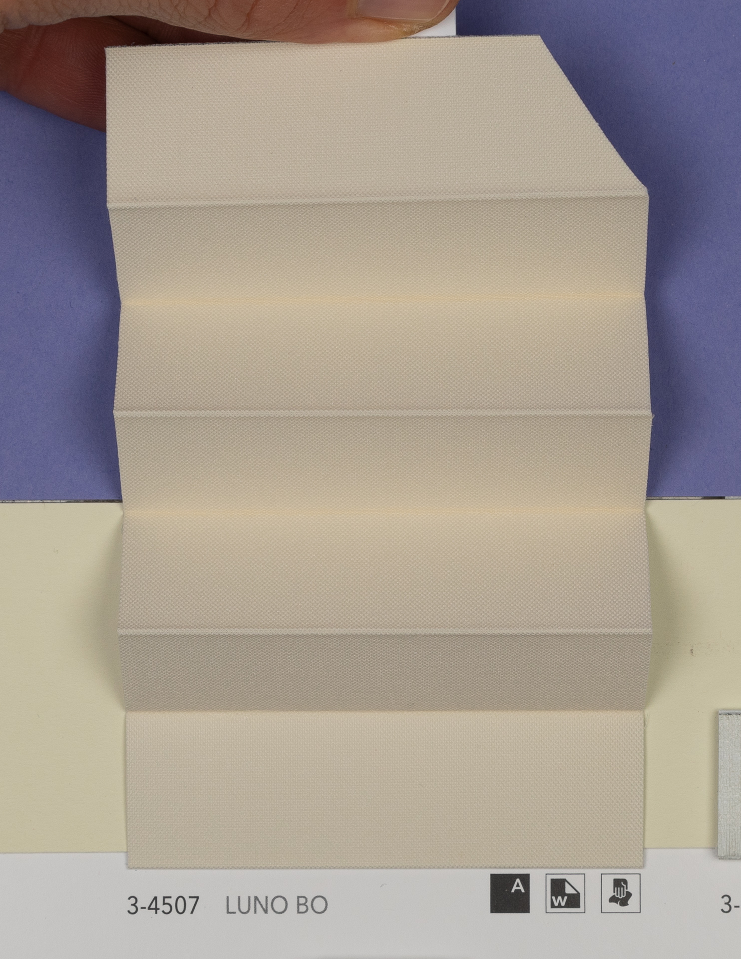 MHZ Plissee Stoff Muster aus der Farbkarte "18 Relaxed Night" | Material: 100 % PES