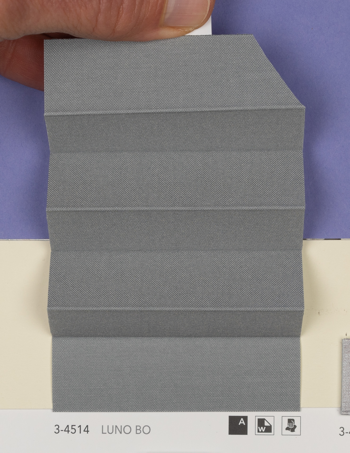 MHZ Plissee Stoff Muster aus der Farbkarte "18 Relaxed Night" | Material: 100 % PES