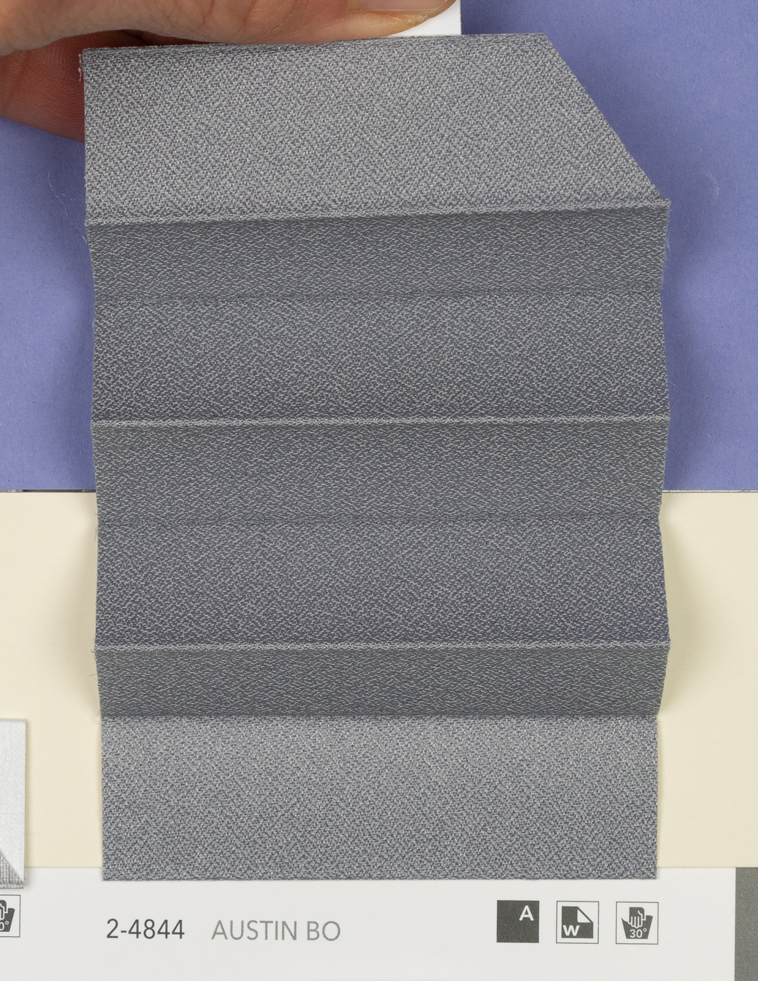 MHZ Plissee Stoff Muster aus der Farbkarte "18 Relaxed Night" | Material: 100 % PES