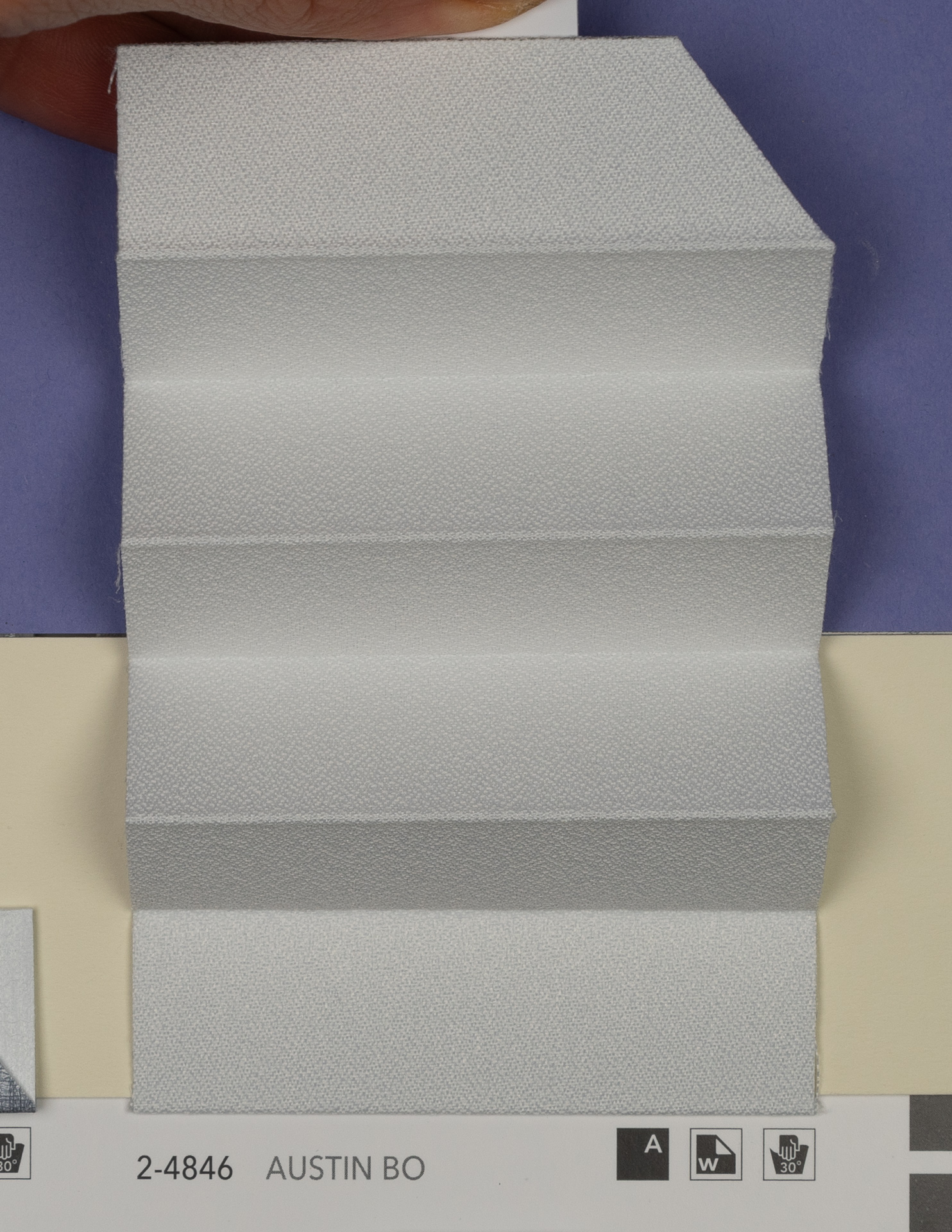 MHZ Plissee Stoff Muster aus der Farbkarte "18 Relaxed Night" | Material: 100 % PES