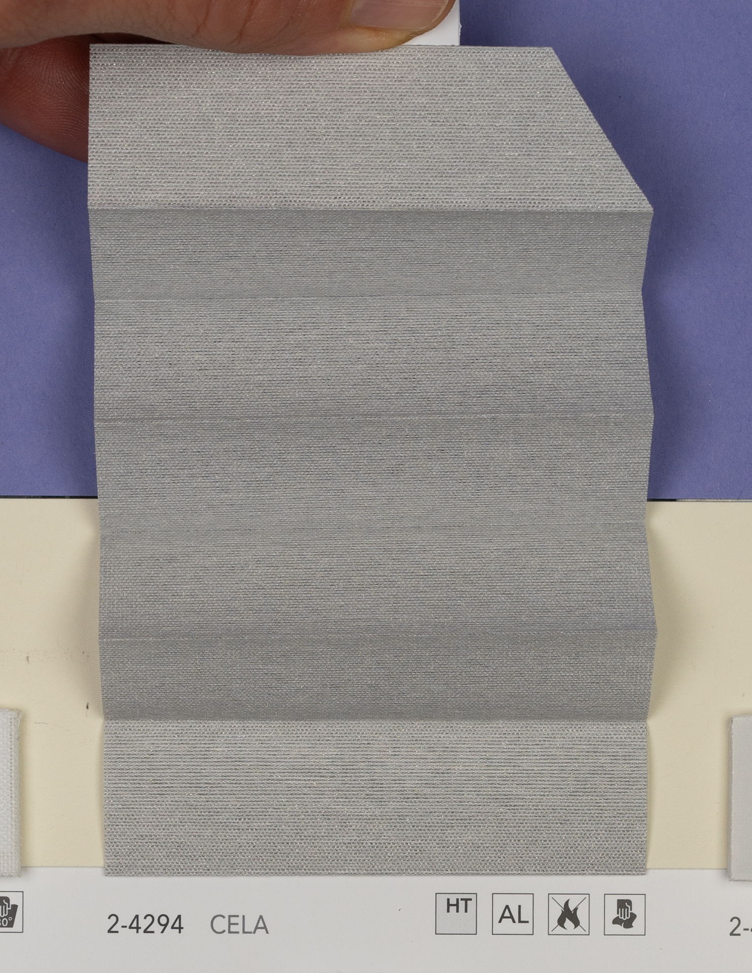 MHZ Plissee Stoff Muster aus der Farbkarte "19 Flame Retardant" | Material: 84 % PES Trevira CS / 16 % PES