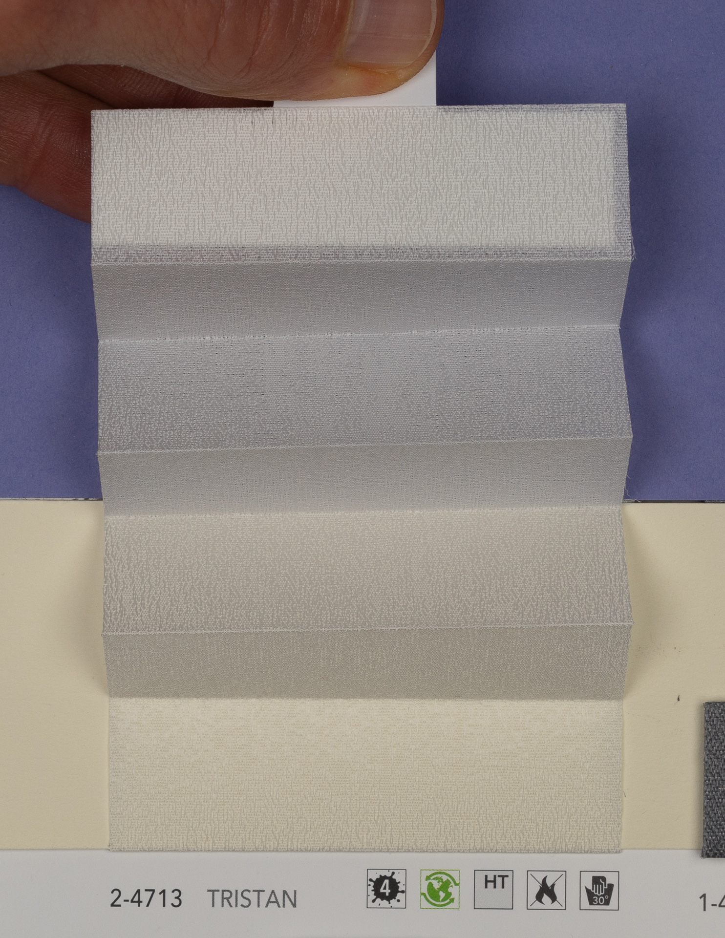 MHZ Plissee Stoff Muster aus der Farbkarte "19 Flame Retardant" | Material: 100 % RPES