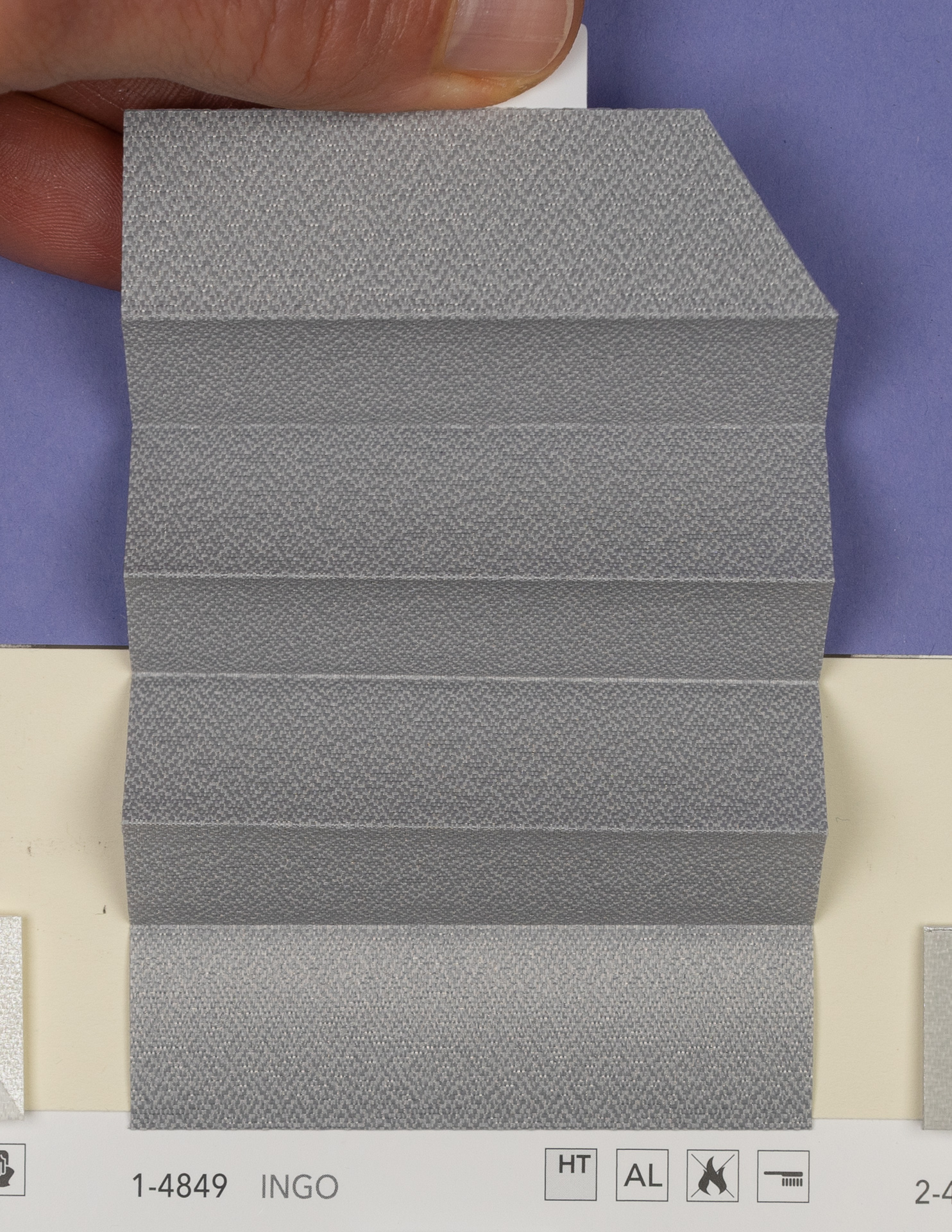 MHZ Plissee Stoff Muster aus der Farbkarte "19 Flame Retardant" | Material: 100 % PES