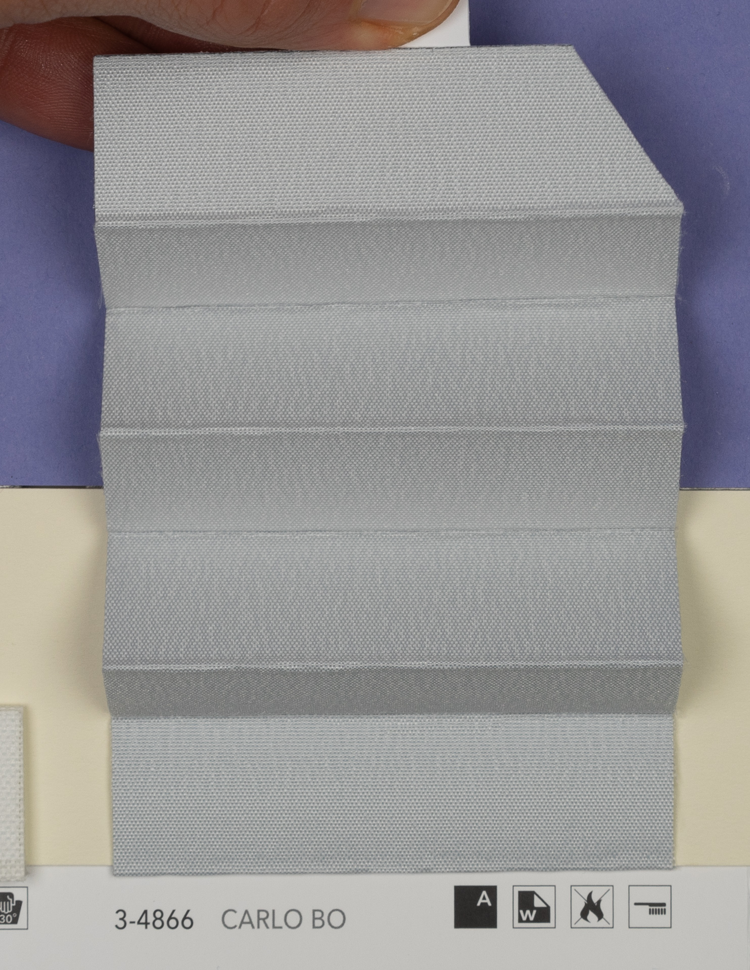 MHZ Plissee Stoff Muster aus der Farbkarte "20 Flame Retardant" | Material: 50 % PES / 50 % PES FR