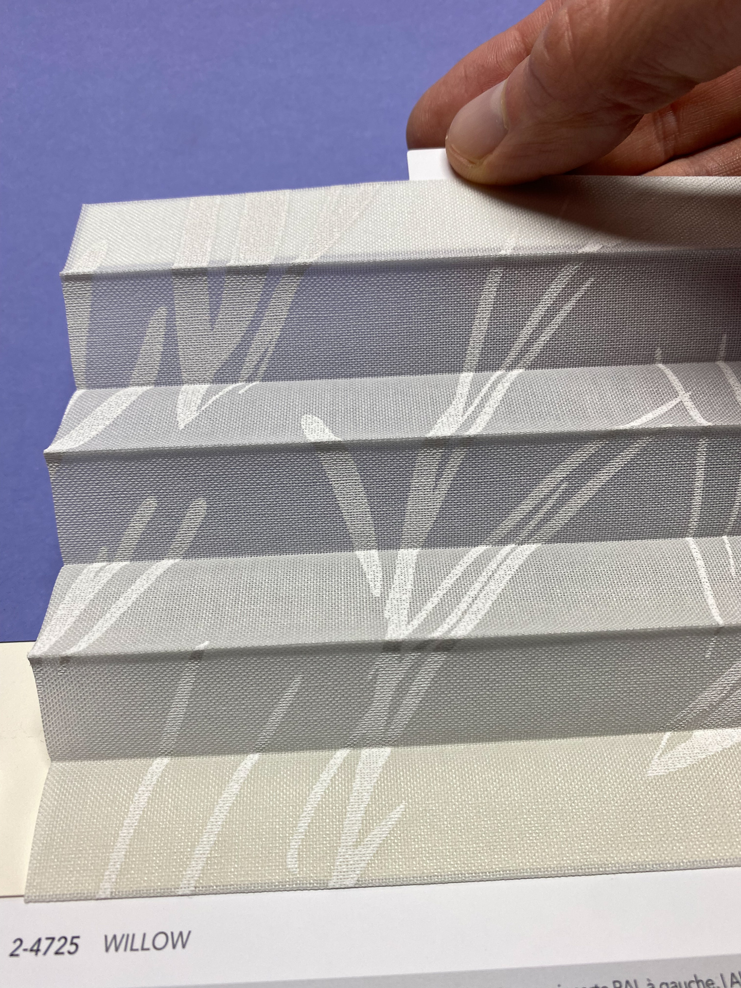 MHZ Plissee Stoff Muster aus der Farbkarte "3 white classics" | Material: 80 % RPES / 20 % PES