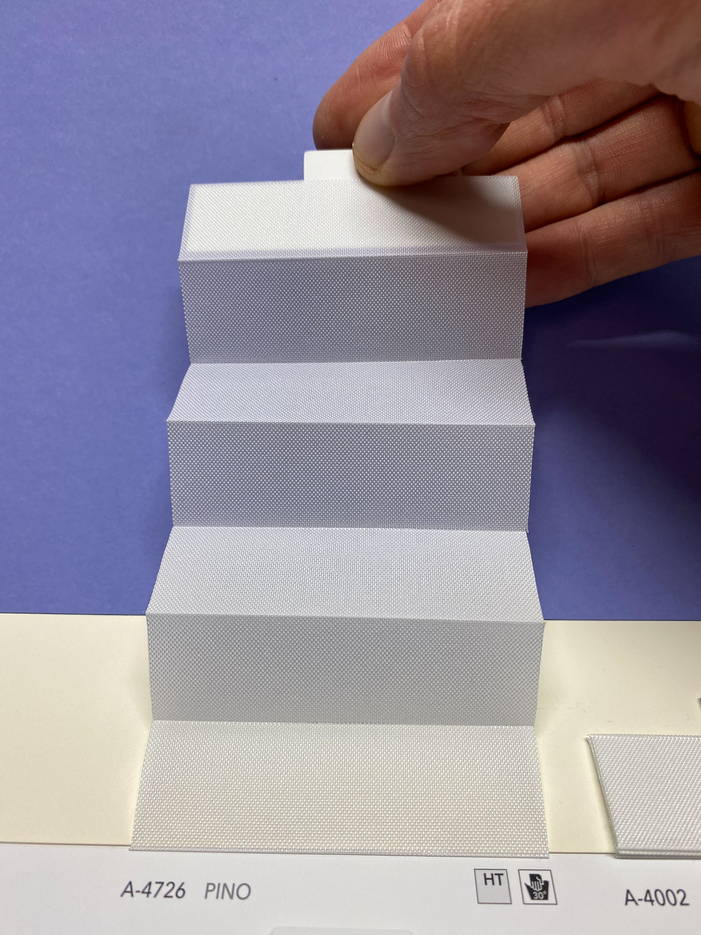 MHZ Plissee Stoff Muster aus der Farbkarte "4 white classics" | Material: 100 % PES