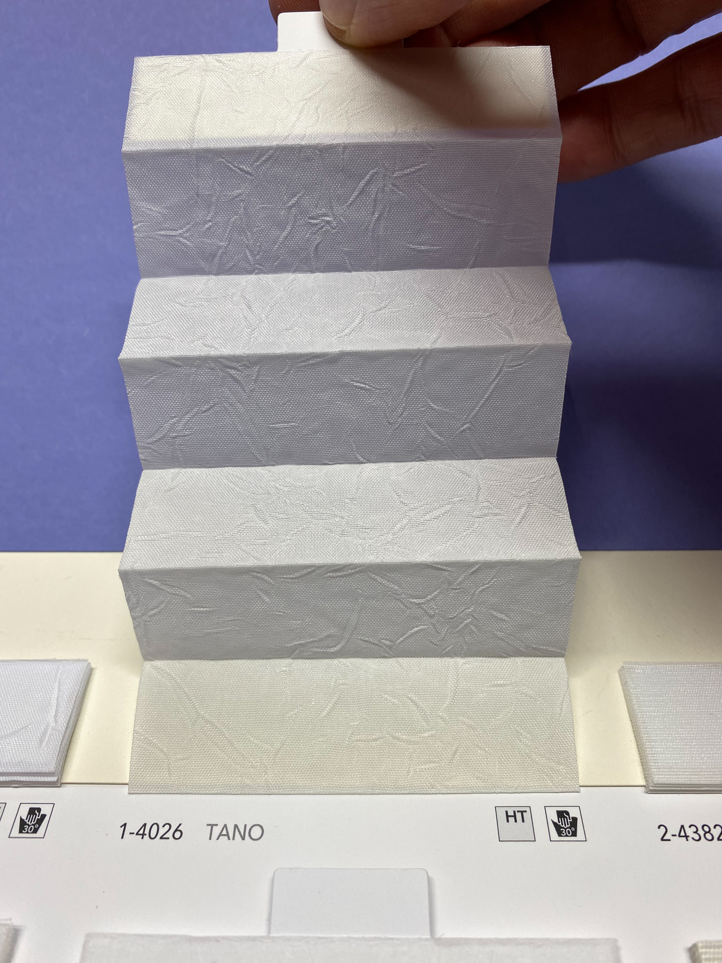 MHZ Plissee Stoff Muster aus der Farbkarte "4 white classics" | Material: 100 % PES