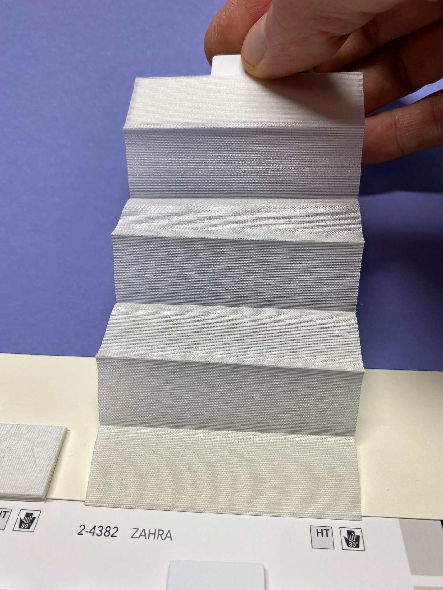 MHZ Plissee Stoff Muster aus der Farbkarte "4 white classics" | Material: 100 % PES