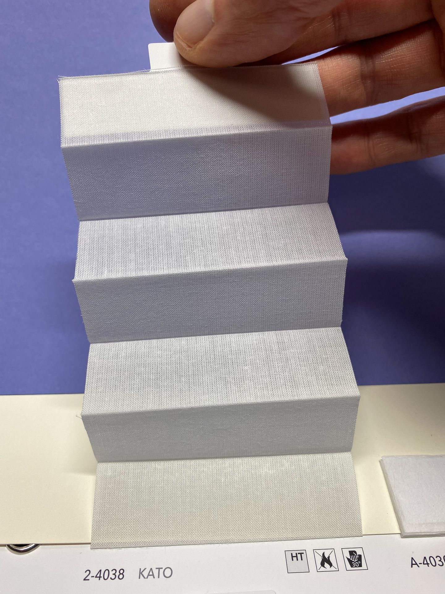 MHZ Plissee Stoff Muster aus der Farbkarte "4 white classics" | Material: 100 % PES Trevira CS