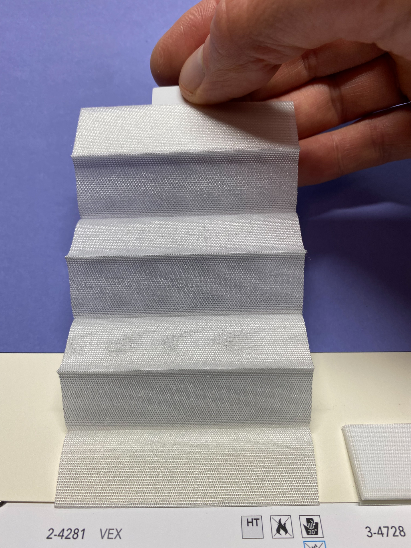 MHZ Plissee Stoff Muster aus der Farbkarte "4 white classics" | Material: 100 % PES Trevira CS