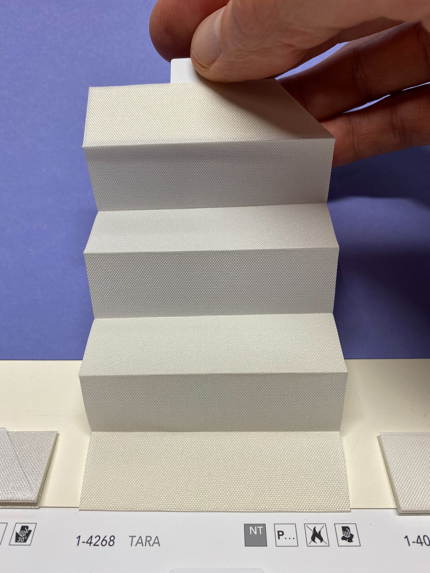 MHZ Plissee Stoff Muster aus der Farbkarte "5 white classics" | Material: 100 % PES