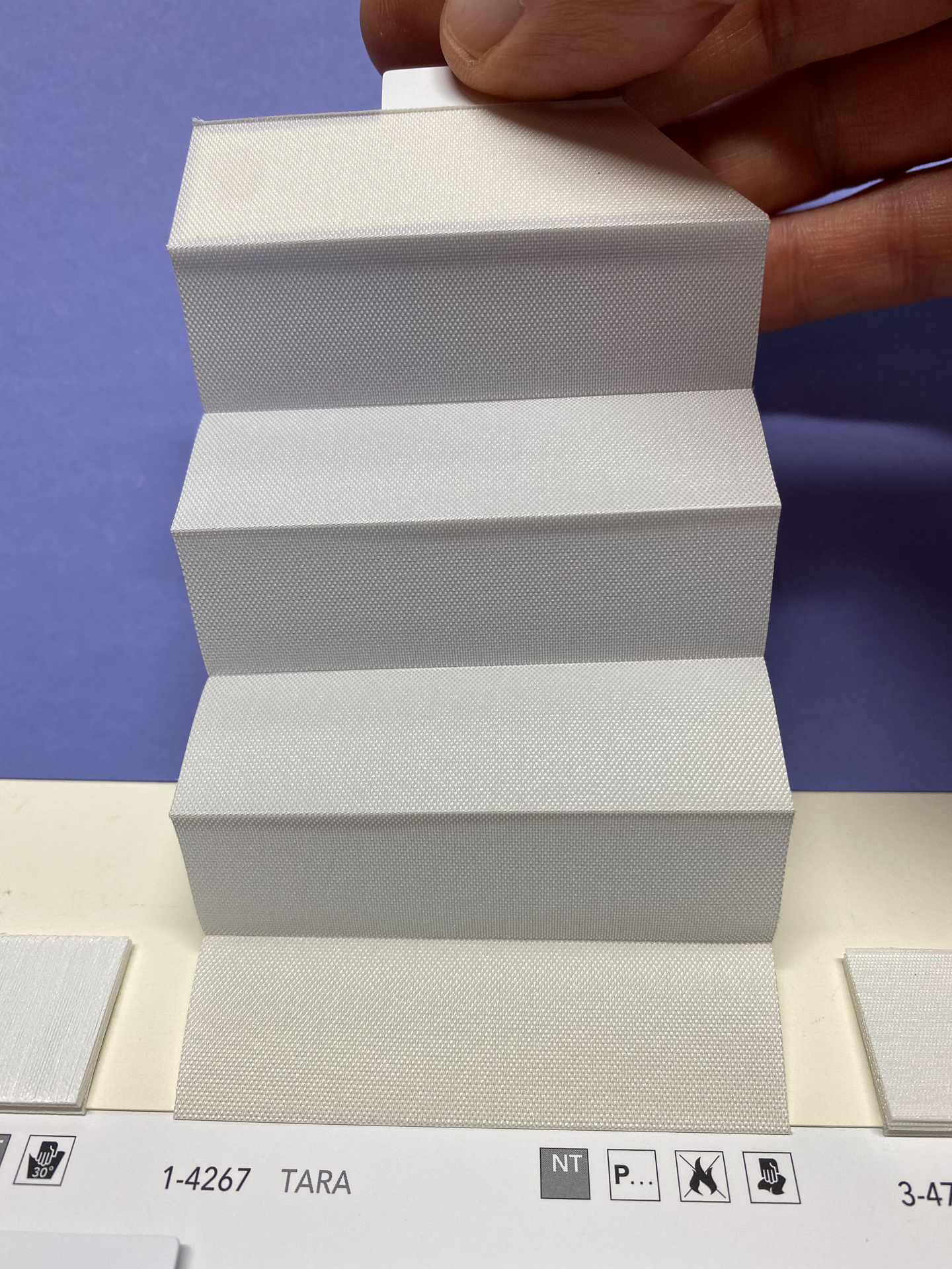 MHZ Plissee Stoff Muster aus der Farbkarte "5 white classics" | Material: 100 % PES