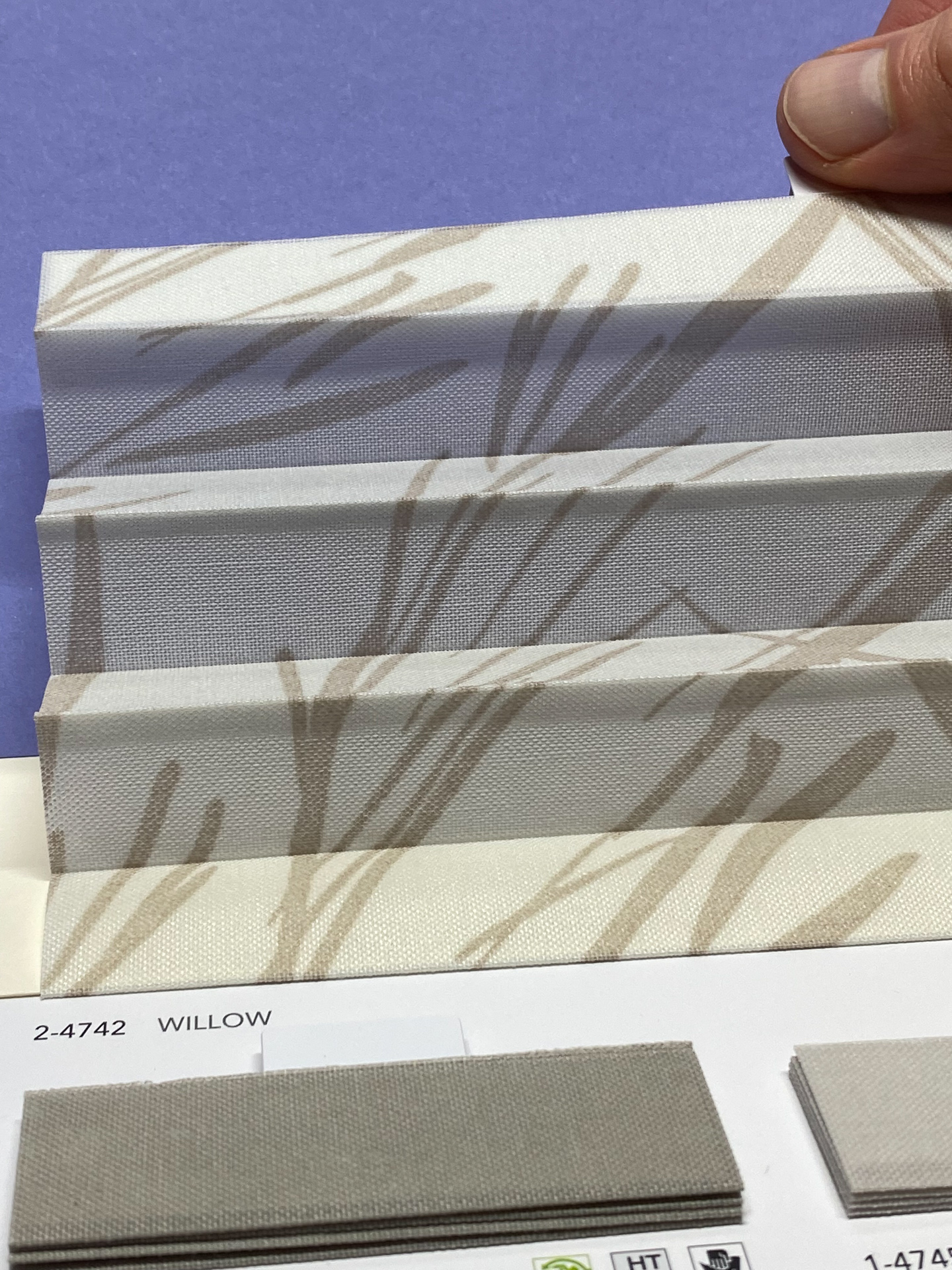 MHZ Plissee Stoff Muster aus der Farbkarte "7 Colors of EARTH" | Material: 80 % RPES / 20 % PES