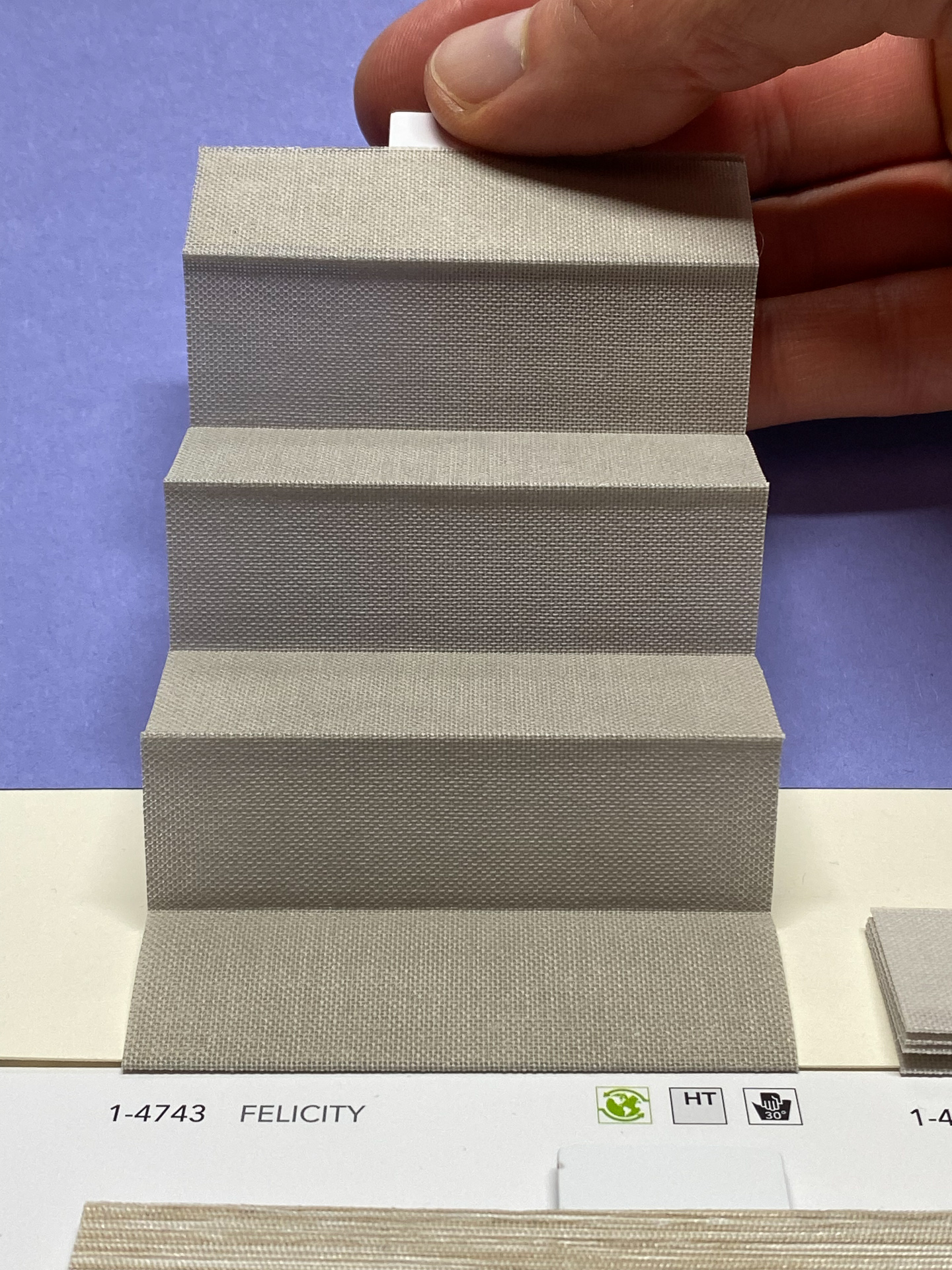 MHZ Plissee Stoff Muster aus der Farbkarte "7 Colors of EARTH" | Material: 80 % RPES / 20 % PES