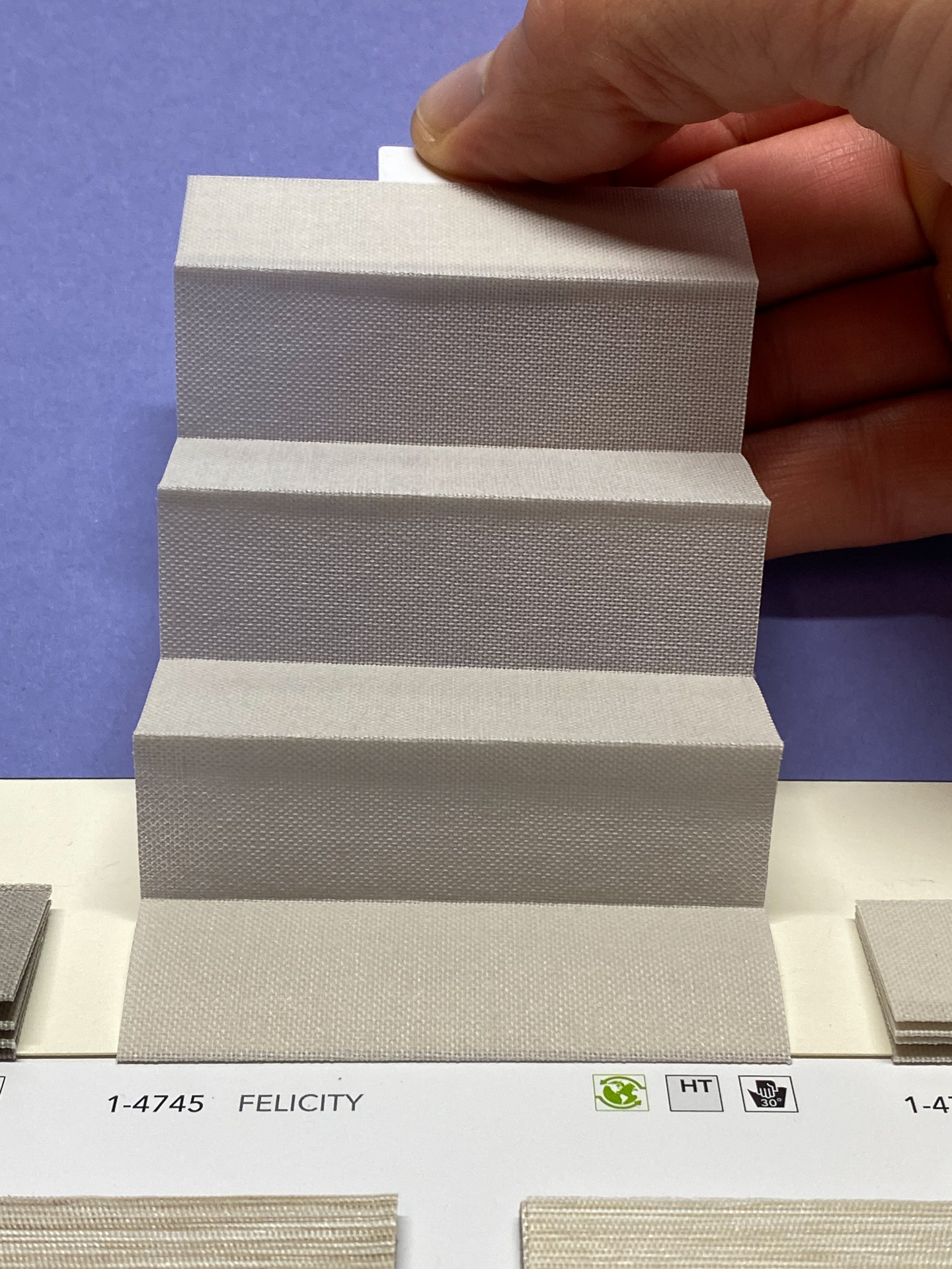 MHZ Plissee Stoff Muster aus der Farbkarte "7 Colors of EARTH" | Material: 80 % RPES / 20 % PES