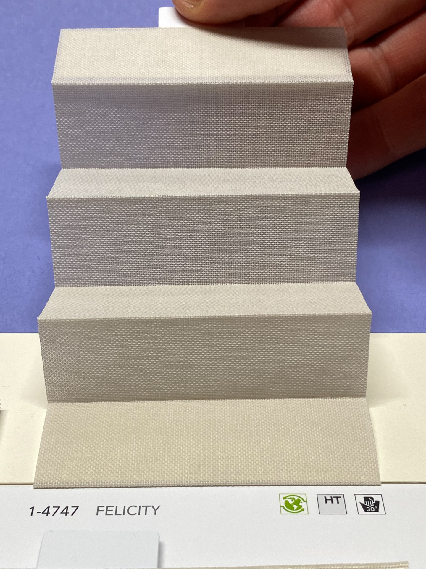 MHZ Plissee Stoff Muster aus der Farbkarte "7 Colors of EARTH" | Material: 80 % RPES / 20 % PES