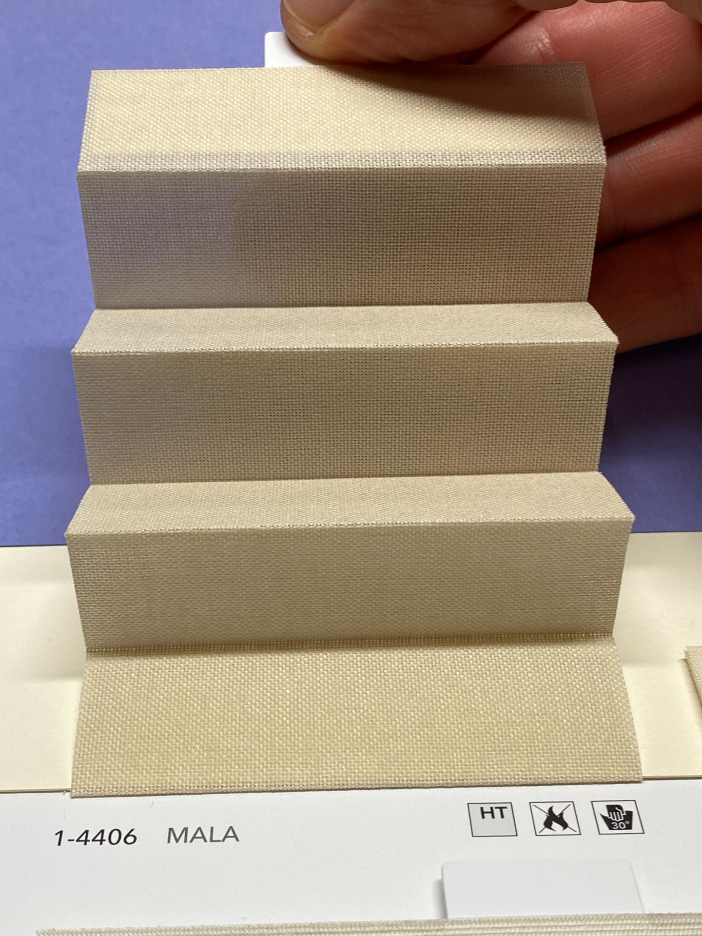 MHZ Plissee Stoff Muster aus der Farbkarte "8 Colors of EARTH" | Material: 100 % PES Trevira CS