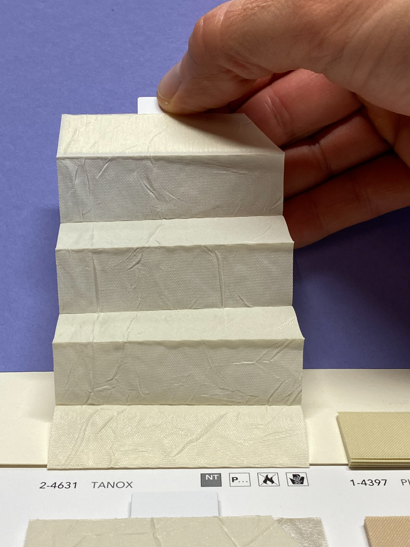 MHZ Plissee Stoff Muster aus der Farbkarte "9 Colors of EARTH" | Material: 100 % PES